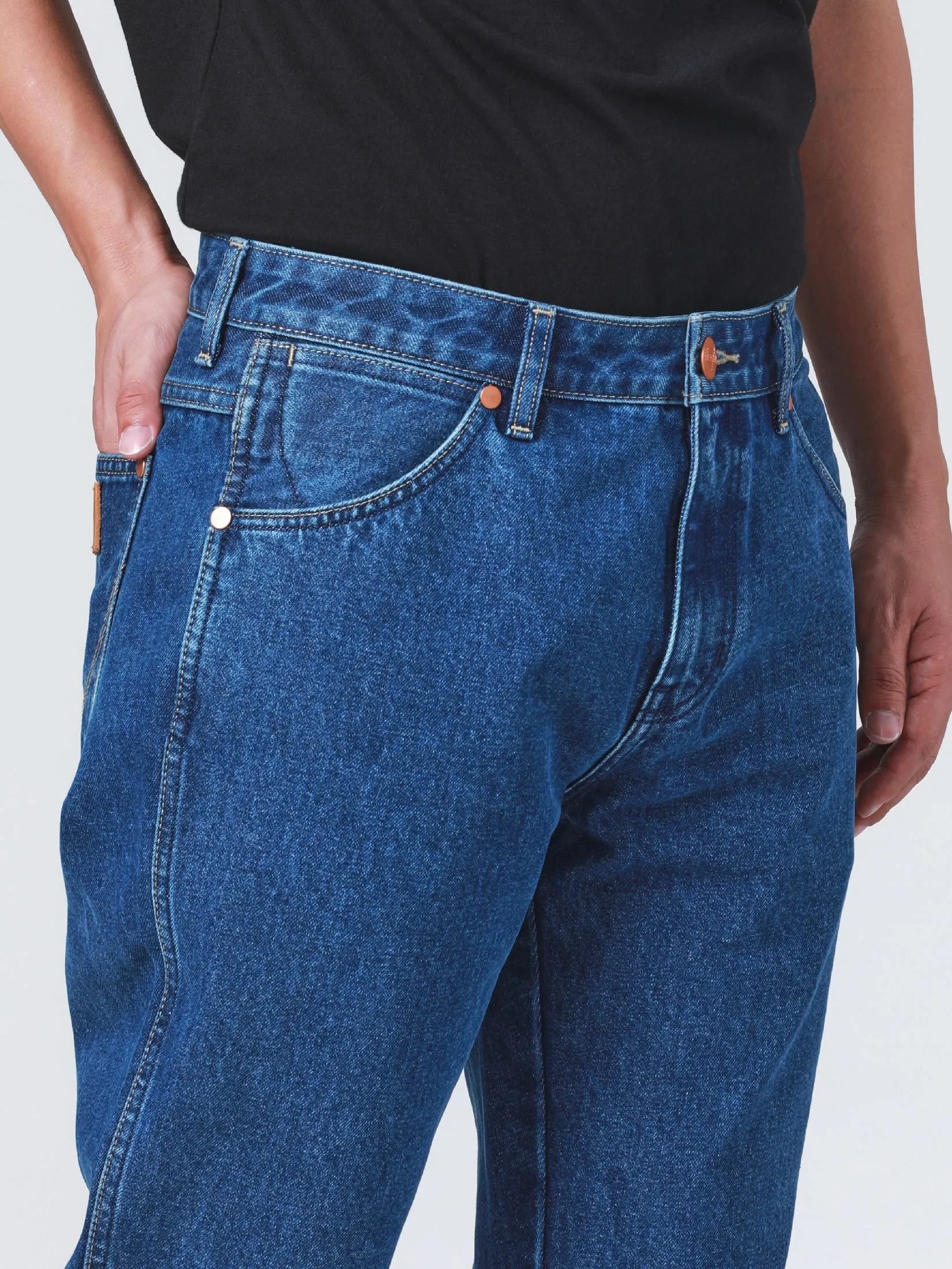 WRANGLER Men's Jeans Mid Greensboro Fit Mid Indigo WRANGLER Men's Jeans Mid Greensboro Fit Mid Indigo
