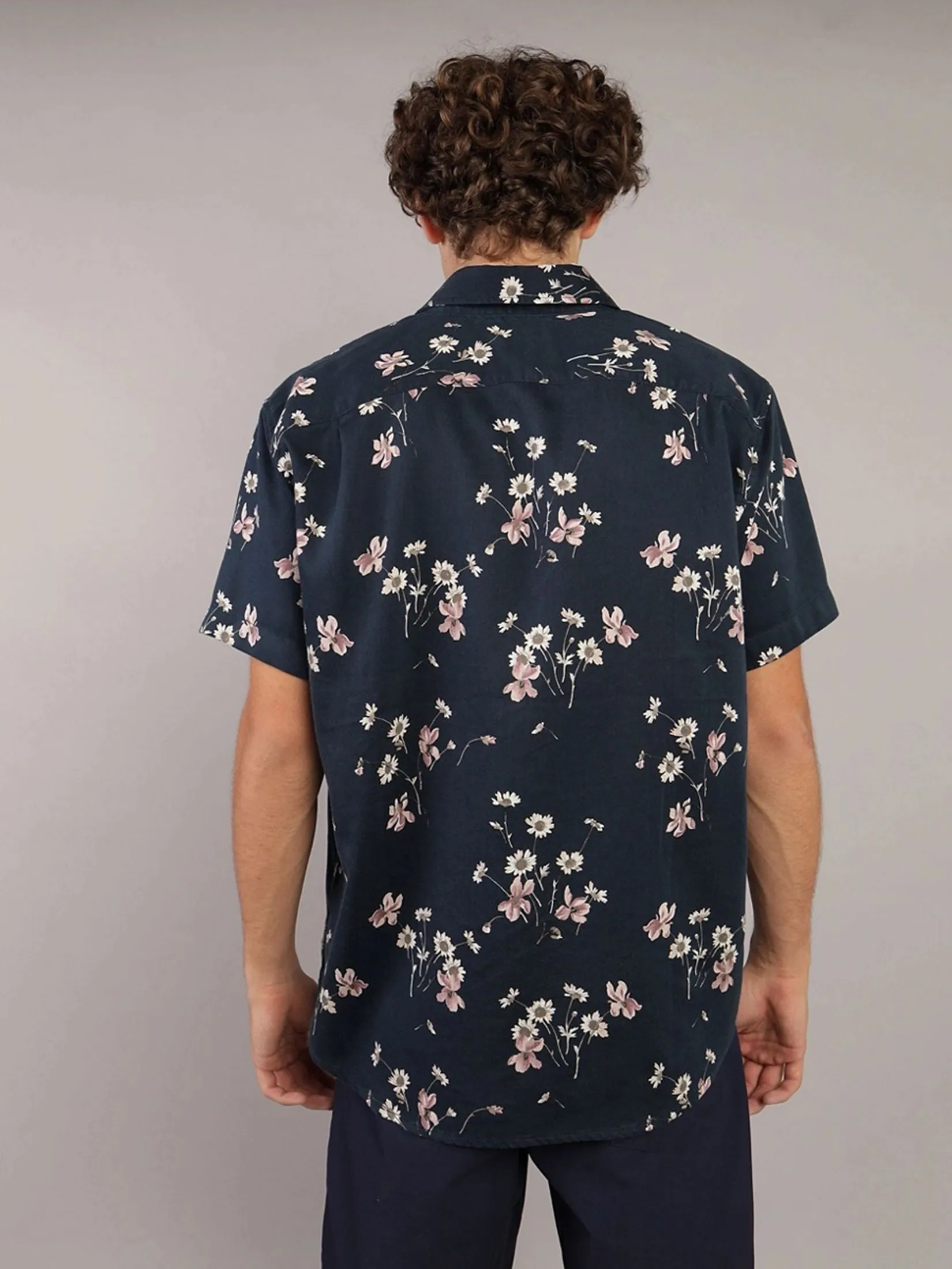 American Eagle MEN 2826 SS CF CSC CLEO TWILL SHIRT 410 NAVY American Eagle MEN 2826 SS CF CSC CLEO TWILL SHIRT 410 NAVY