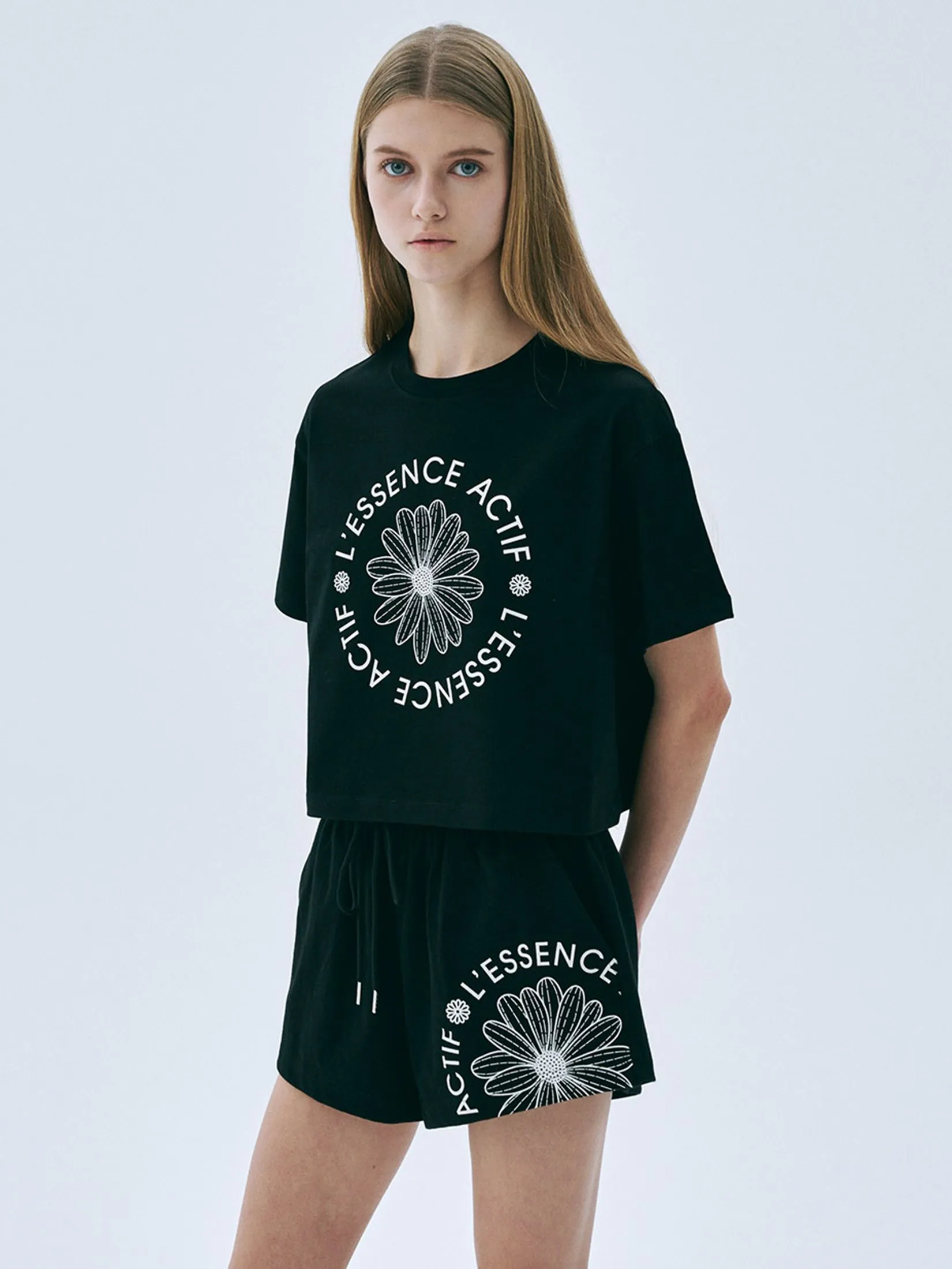 MARDI MERCREDI ACTIF Cotton Shorts Actif Emblem Black Ivory F MARDI MERCREDI ACTIF Cotton Shorts Actif Emblem Black Ivory F