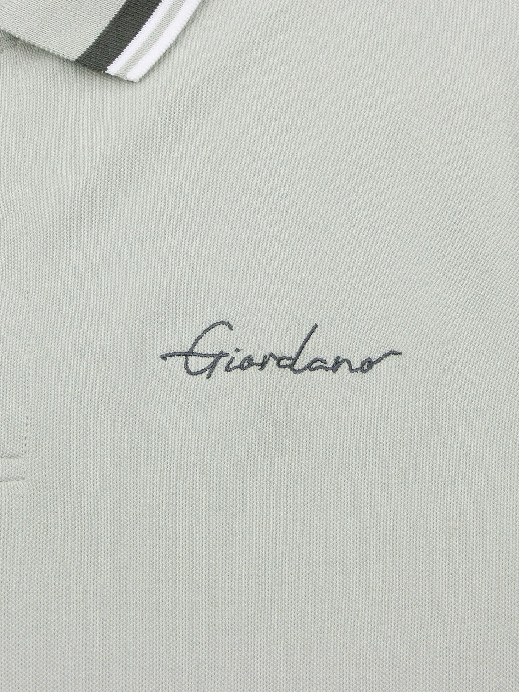 GIORDANO Men's Slim Embroidery Bold Polo (Signature) Pale Pine Grey GIORDANO Men's Slim Embroidery Bold Polo (Signature) Pale Pine Grey