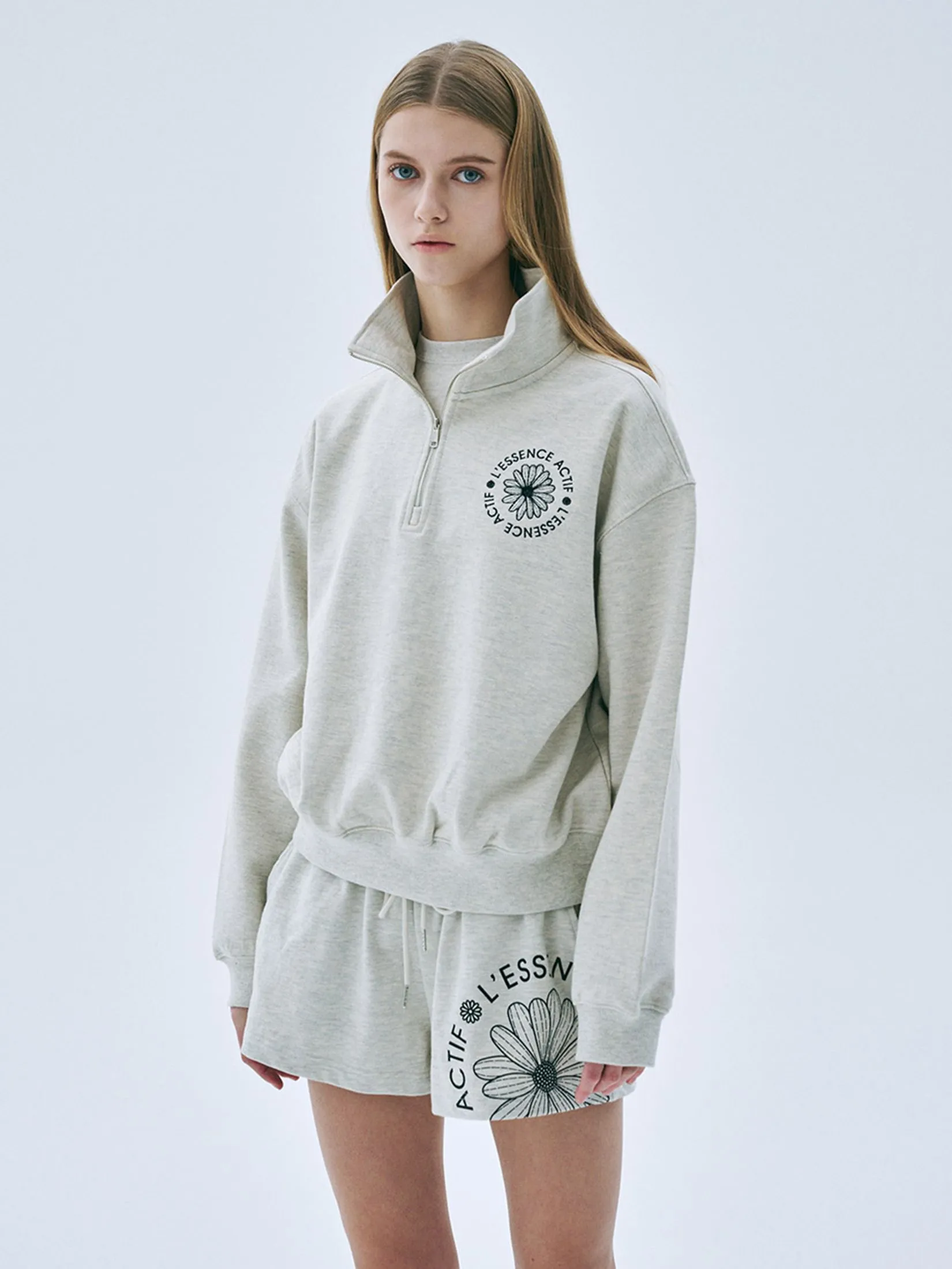 MARDI MERCREDI ACTIF Cotton Shorts Actif Emblem Oatmeal Black F MARDI MERCREDI ACTIF Cotton Shorts Actif Emblem Oatmeal Black F