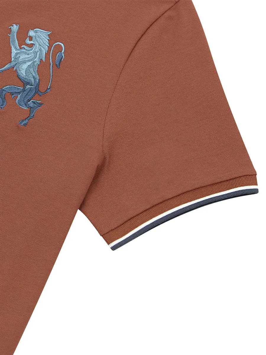 GIORDANO Men's Lycra Pique Embroidery Polo (3D Lion)  Coconut Shell brown GIORDANO Men's Lycra Pique Embroidery Polo (3D Lion)  Coconut Shell brown