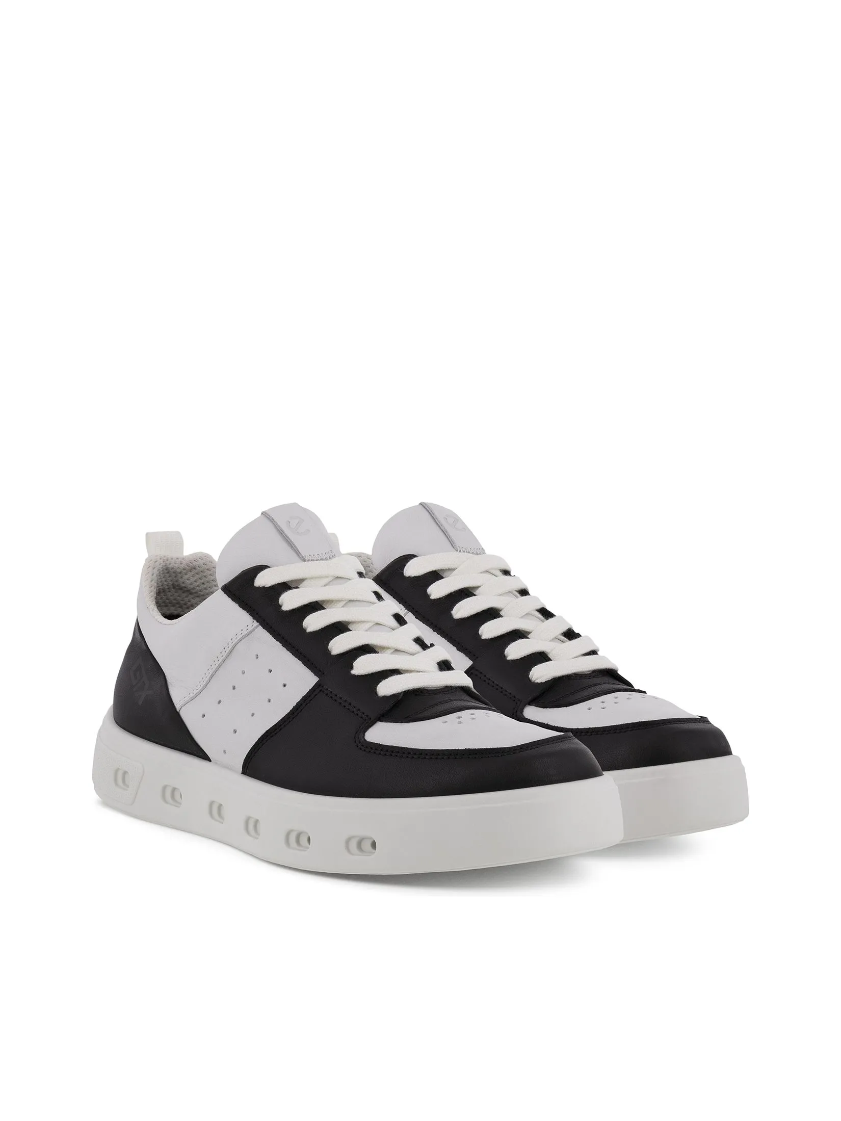 ECCO Women Sneakers Street 720 Black/White ECCO Women Sneakers Street 720 Black/White