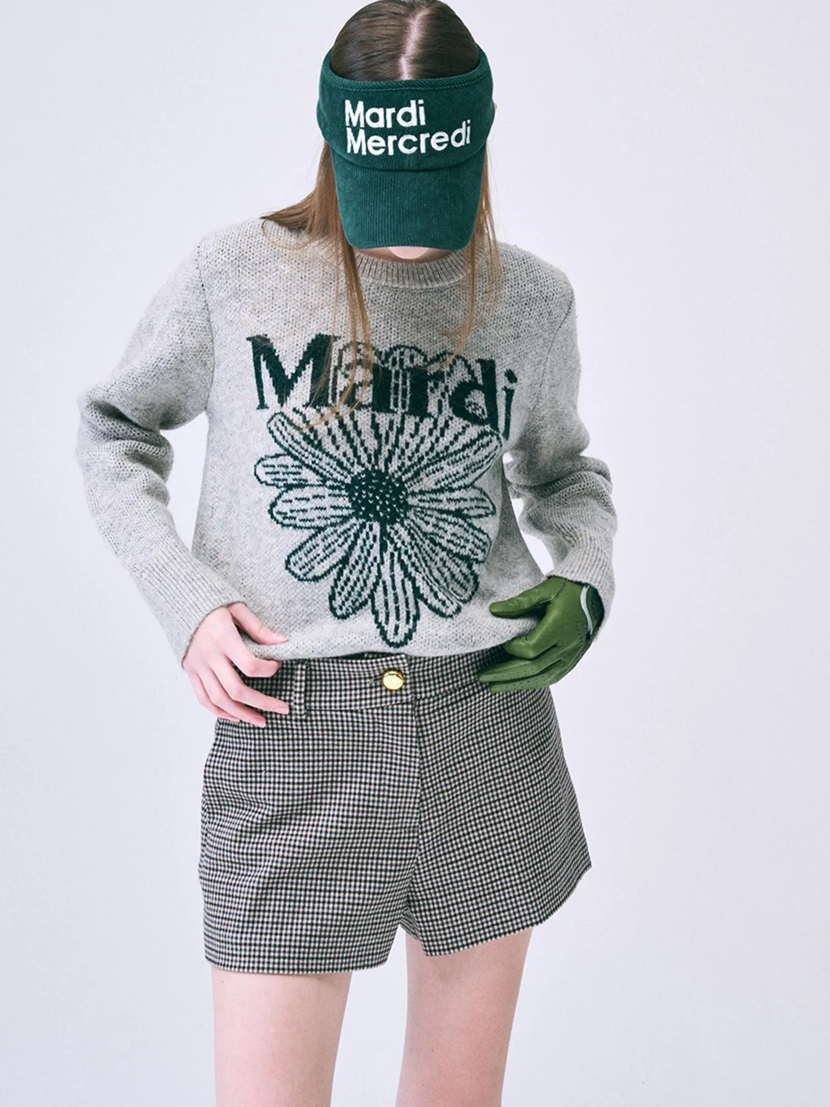 MARDI MERCREDI ACTIF Gold Button Mid Rise Shorts Square Logo Wappen Beige Check MARDI MERCREDI ACTIF Gold Button Mid Rise Shorts Square Logo Wappen Beige Check