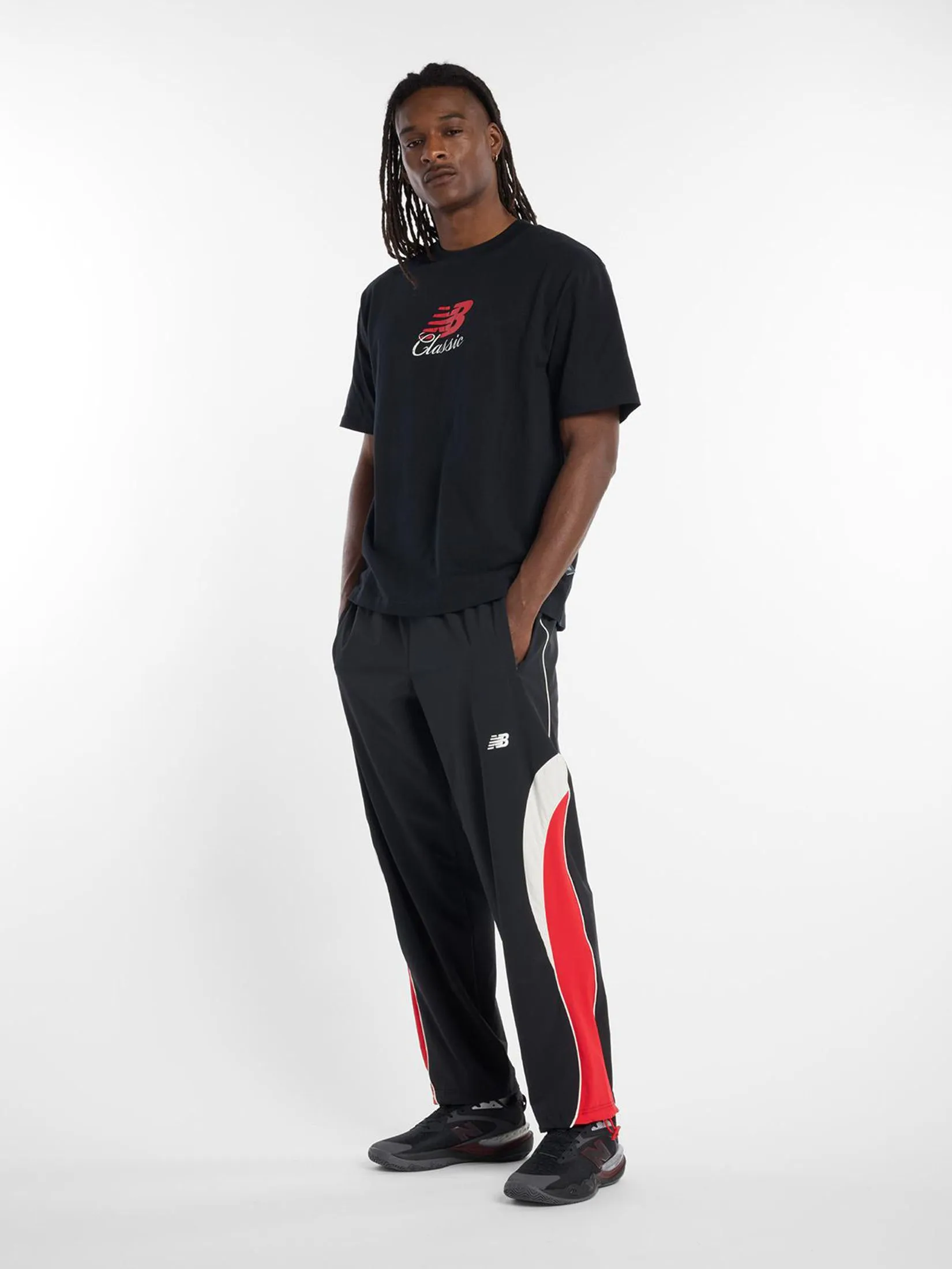 NEW BALANCE Men T-Shirt Hoops Classic Graphic Black NEW BALANCE Men T-Shirt Hoops Classic Graphic Black