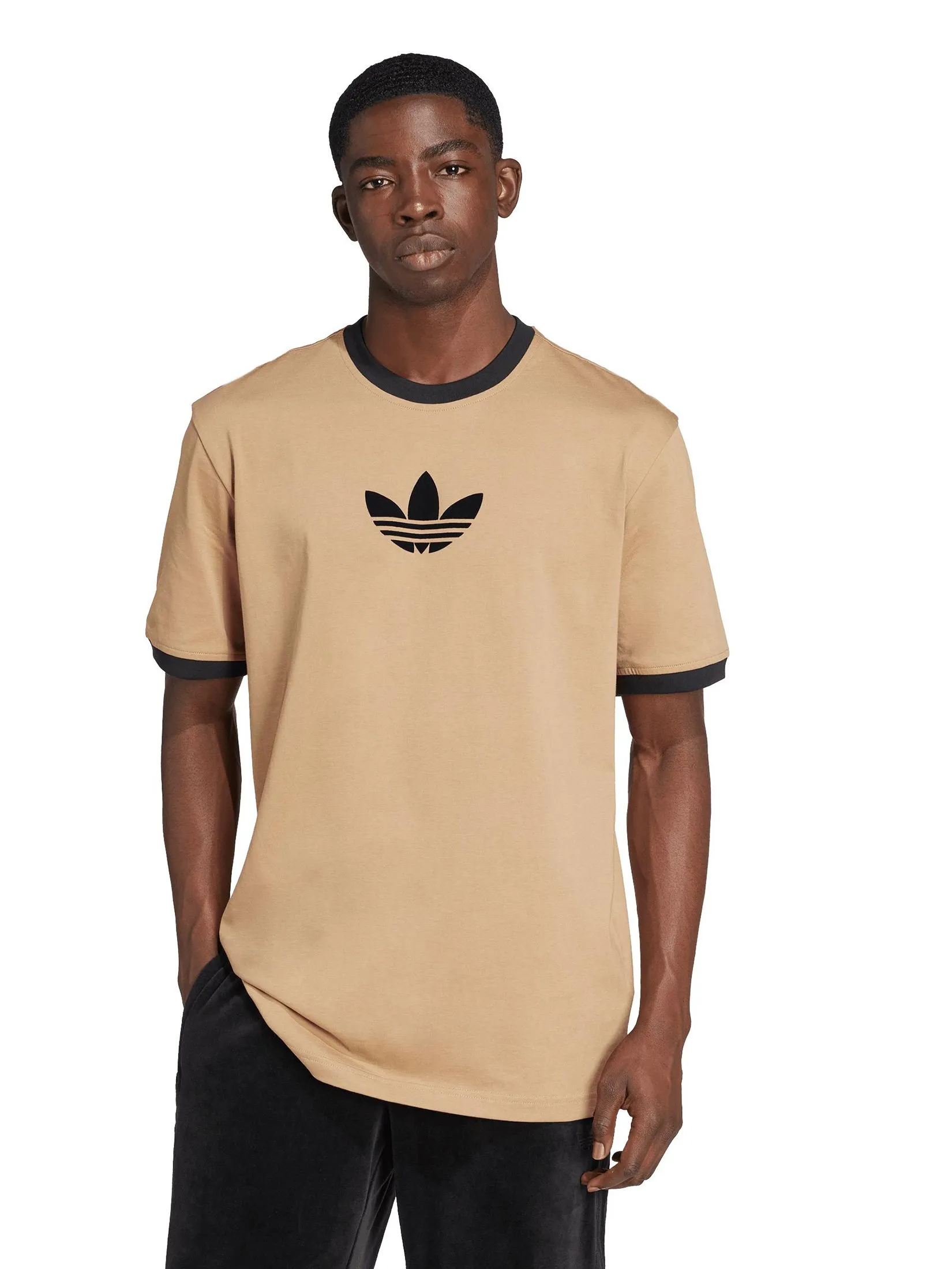 ADIDAS Men T-Shirt Adidas Adicolor Loose 2000S Cali JX1516 Beige / Cardboard / Black ADIDAS Men T-Shirt Adidas Adicolor Loose 2000S Cali JX1516 Beige / Cardboard / Black