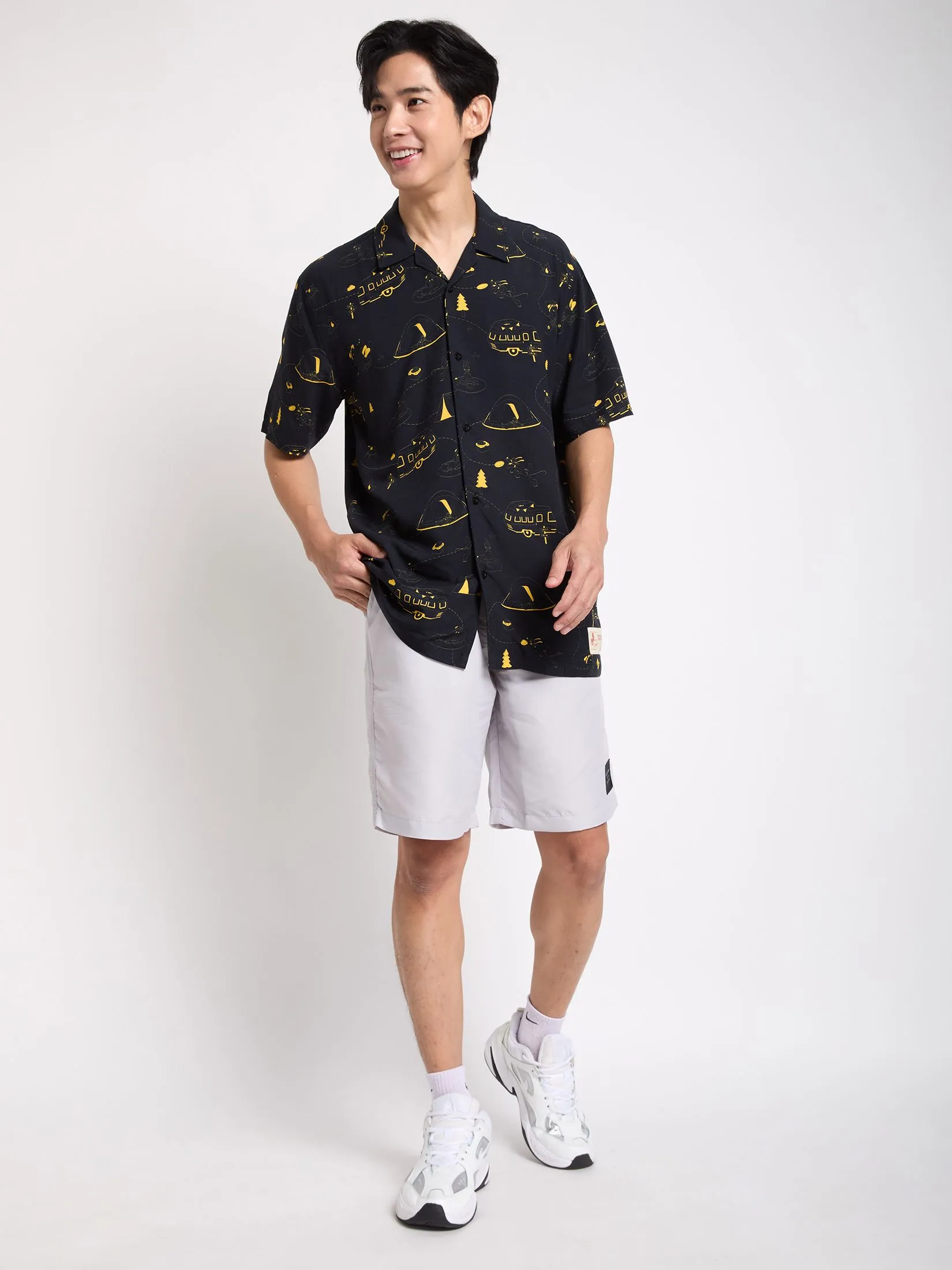 PACIFIC UNION Men Oversized Shirt Short Sleeves Mickey Mouse Graphic Printed Black