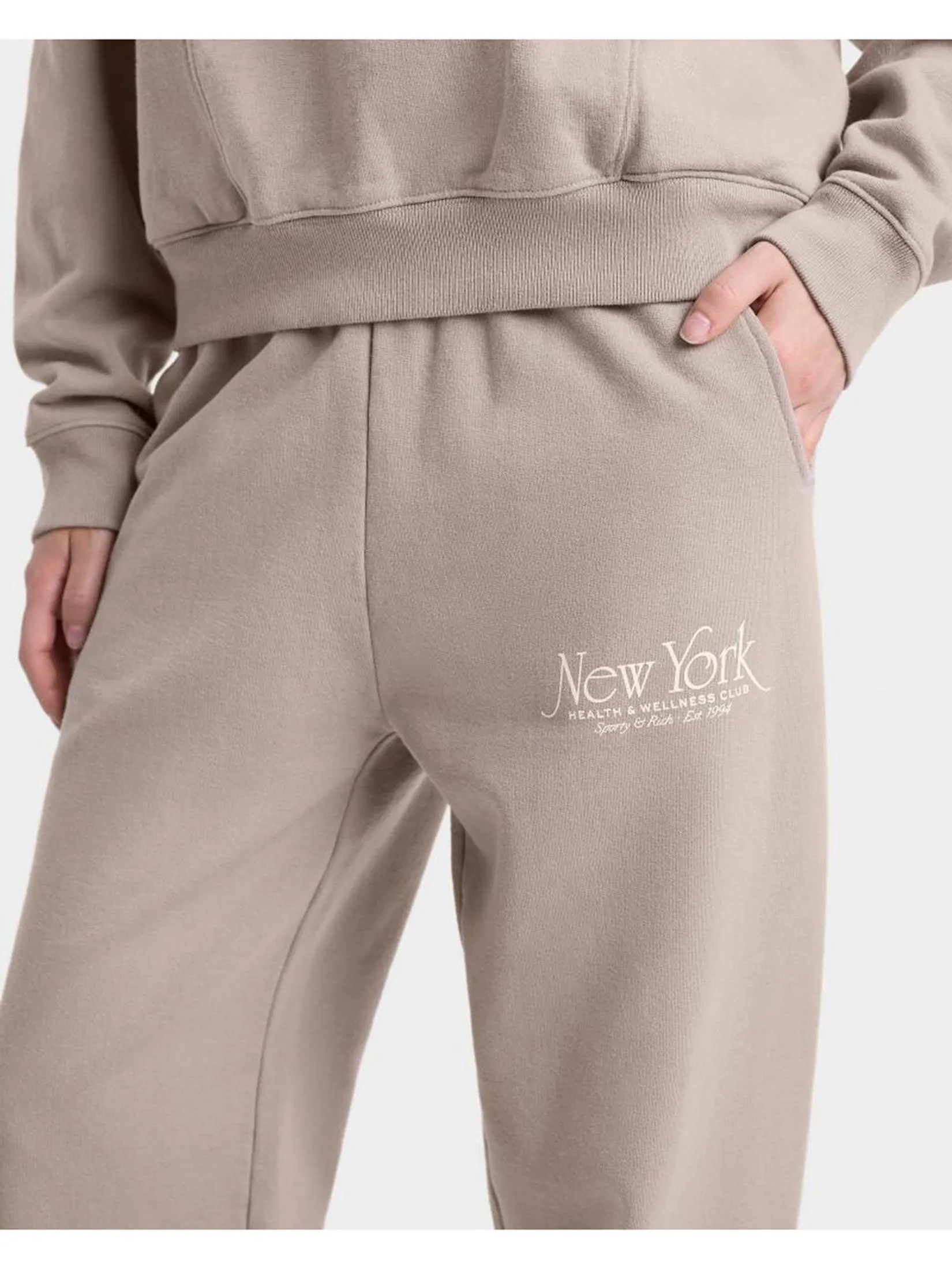 SPORTY & RICH Unisex Sweatpants NY 96 Elephant/White SPORTY & RICH Unisex Sweatpants NY 96 Elephant/White