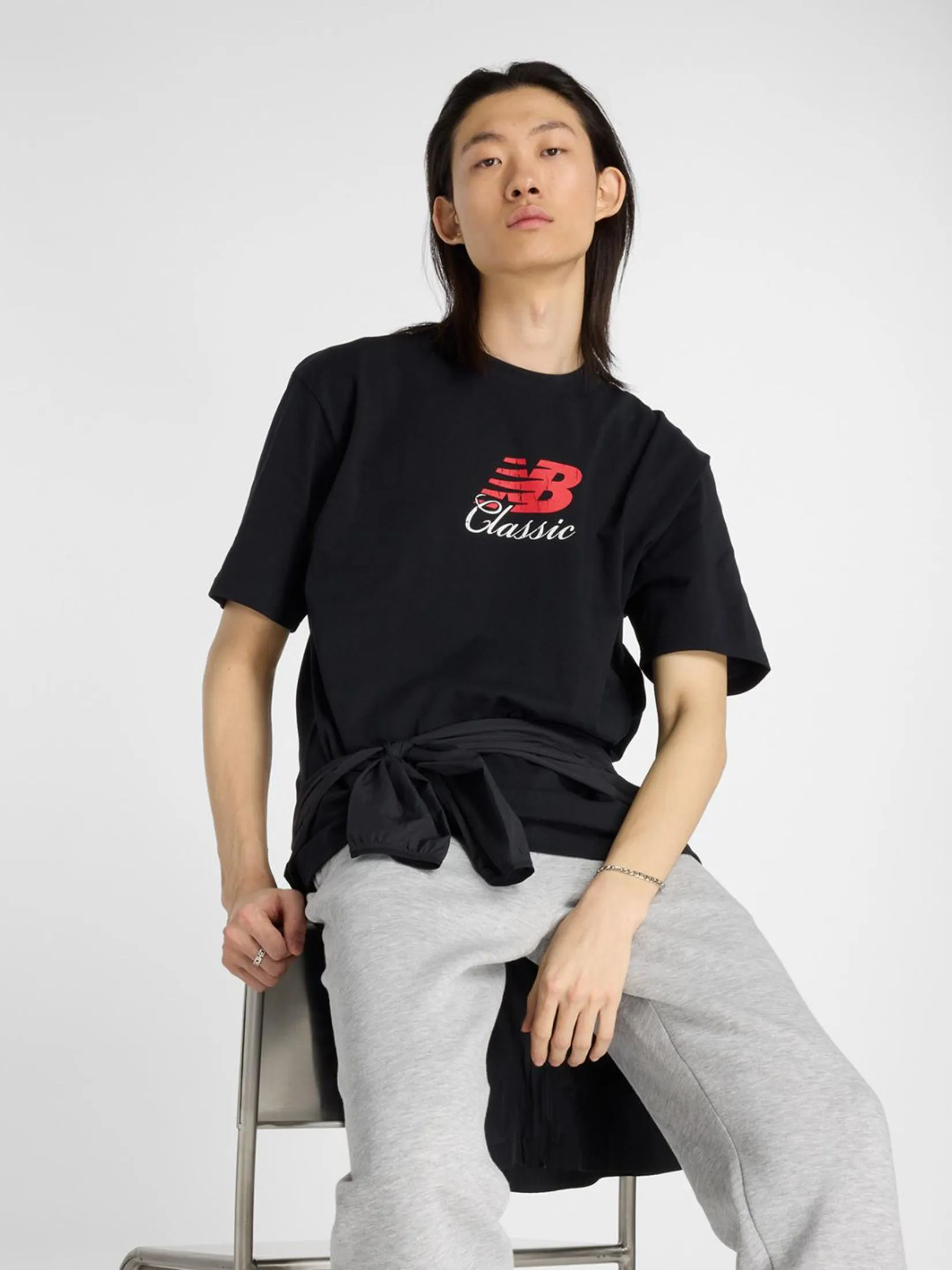 NEW BALANCE Men T-Shirt Hoops Classic Graphic Black NEW BALANCE Men T-Shirt Hoops Classic Graphic Black