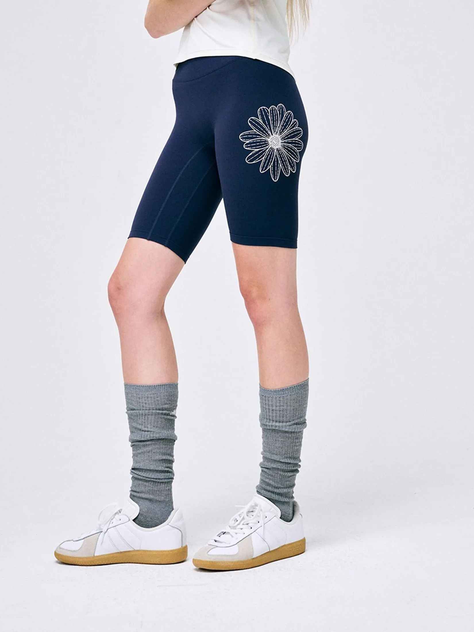 MARDI MERCREDI ACTIF Beurre Ultimate Comfort Biker Leggings Theflower MARDI MERCREDI ACTIF Beurre Ultimate Comfort Biker Leggings Theflower