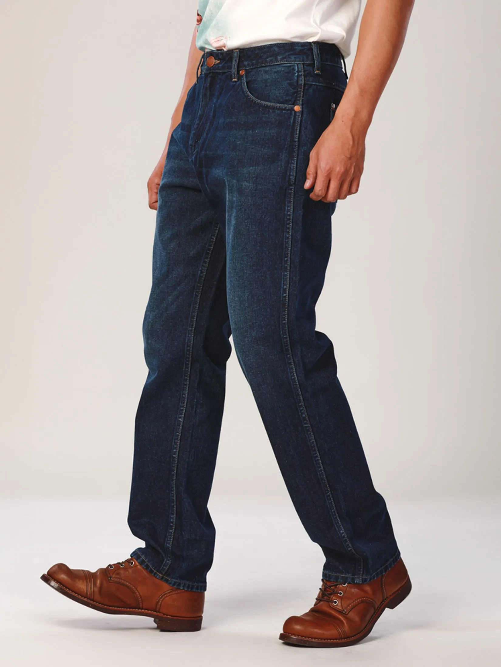 WRANGLER Men's Jeans Everyday with Wrangler Collection Mid Frontier Fit Mid Indigo WRANGLER Men's Jeans Everyday with Wrangler Collection Mid Frontier Fit Mid Indigo