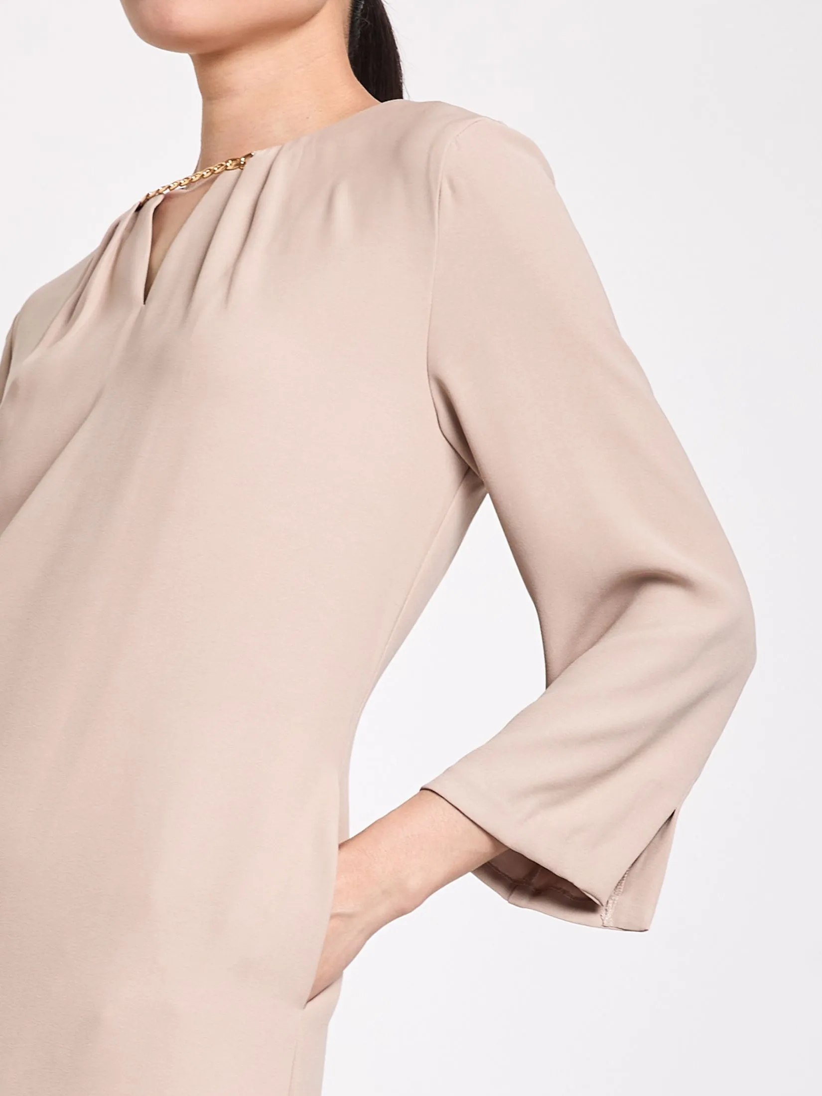 EXPRESSIONS Women Sack Dress Long Sleeve V-Neck With Gold Chain EXPRESSIONS Women Sack Dress Long Sleeve V-Neck With Gold Chain