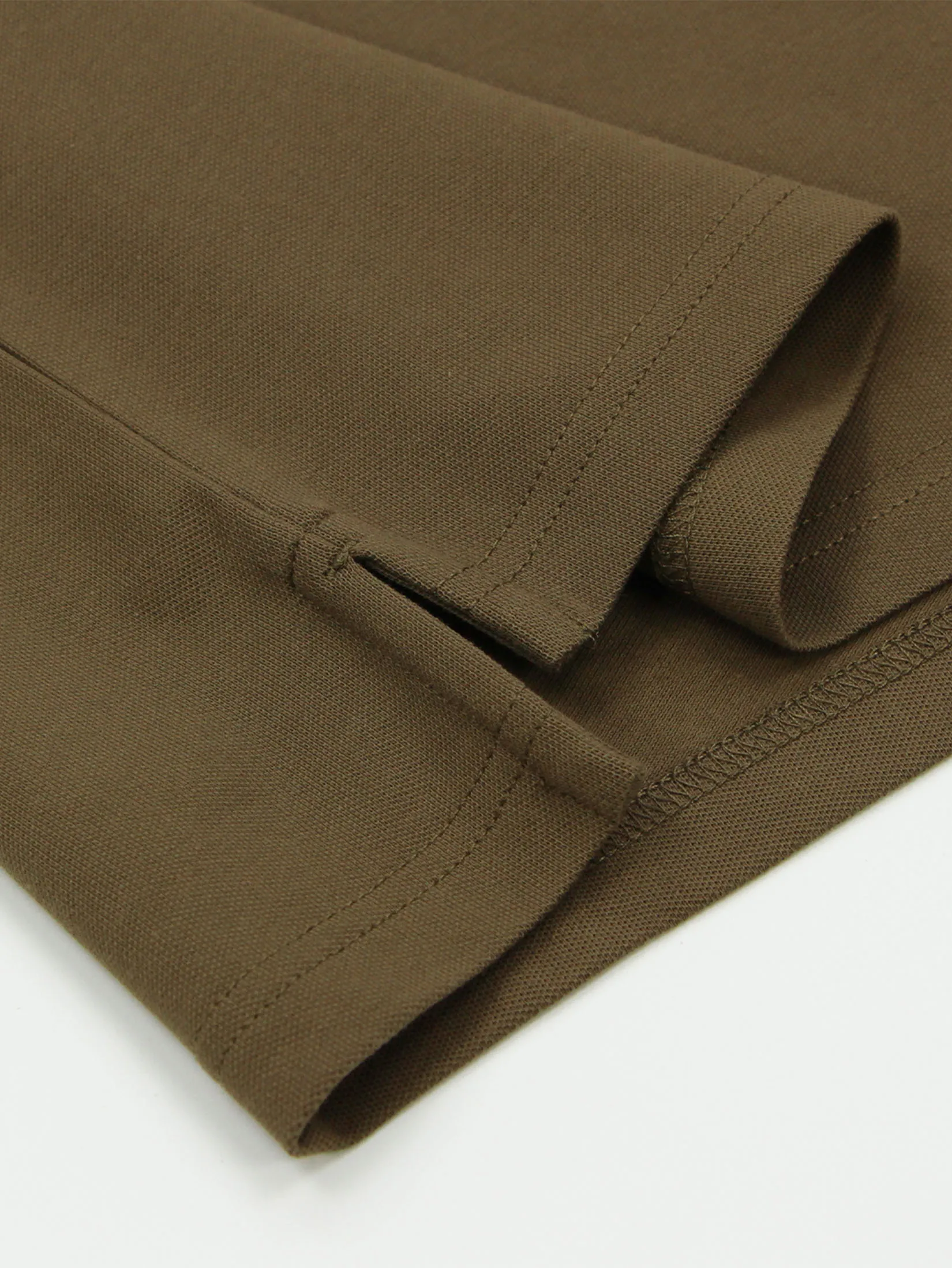 GIORDANO Men s Slim Embroidery Bold Polo (3D Lion) Brown Olive GIORDANO Men s Slim Embroidery Bold Polo (3D Lion) Brown Olive