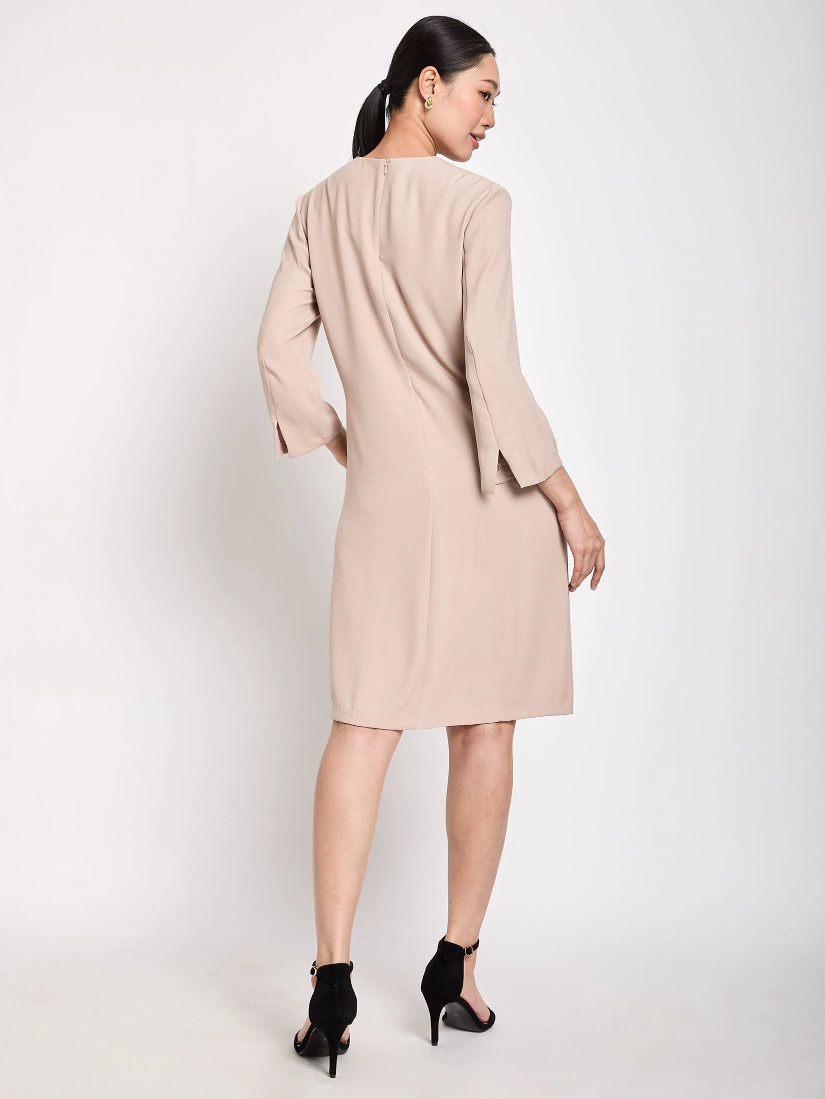 EXPRESSIONS Women Sack Dress Long Sleeve V-Neck With Gold Chain EXPRESSIONS Women Sack Dress Long Sleeve V-Neck With Gold Chain