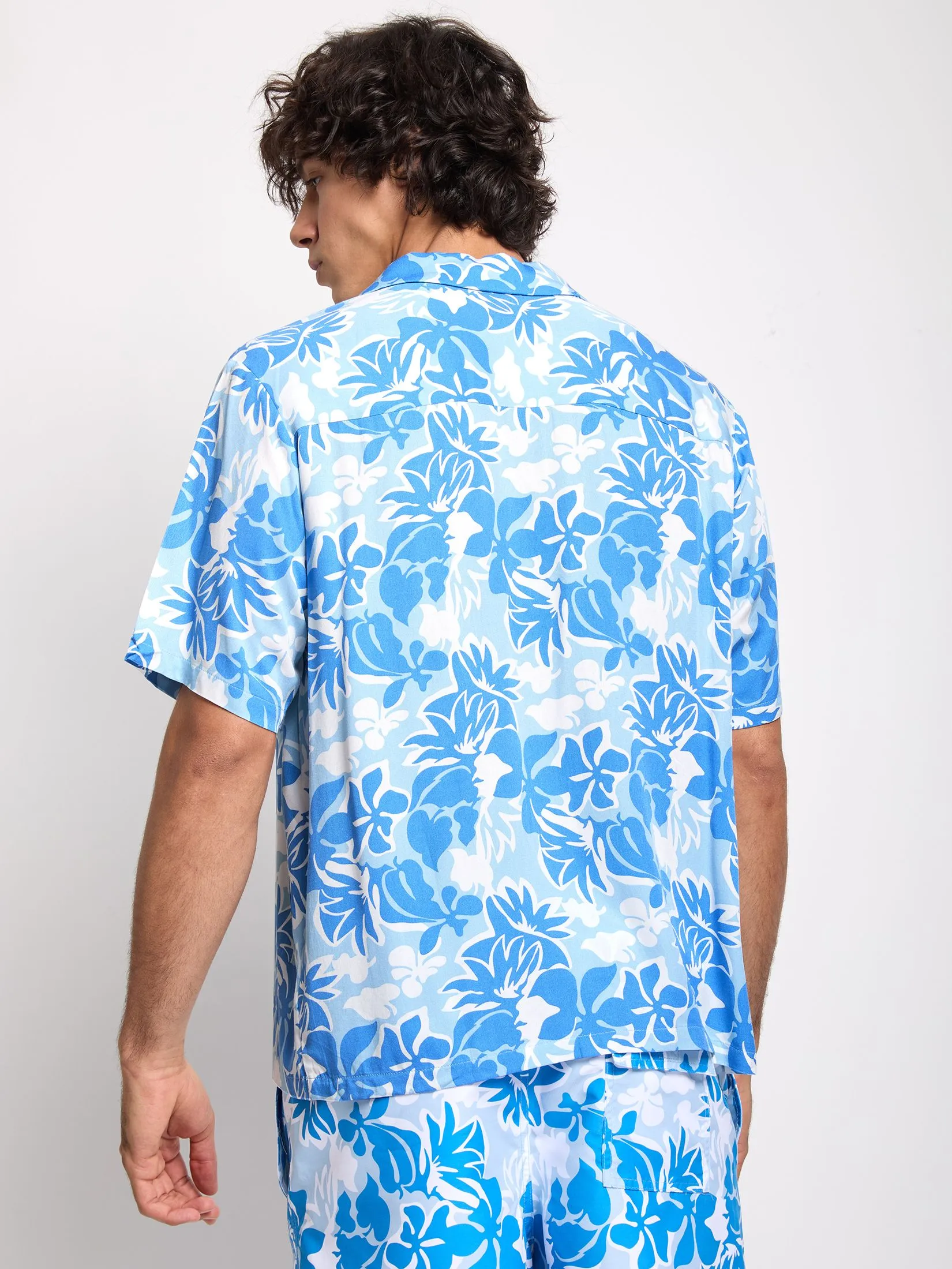 DEFRY 01 Men Shirt Short Sleeves Hawaiian Style Navy DEFRY 01 Men Shirt Short Sleeves Hawaiian Style Navy