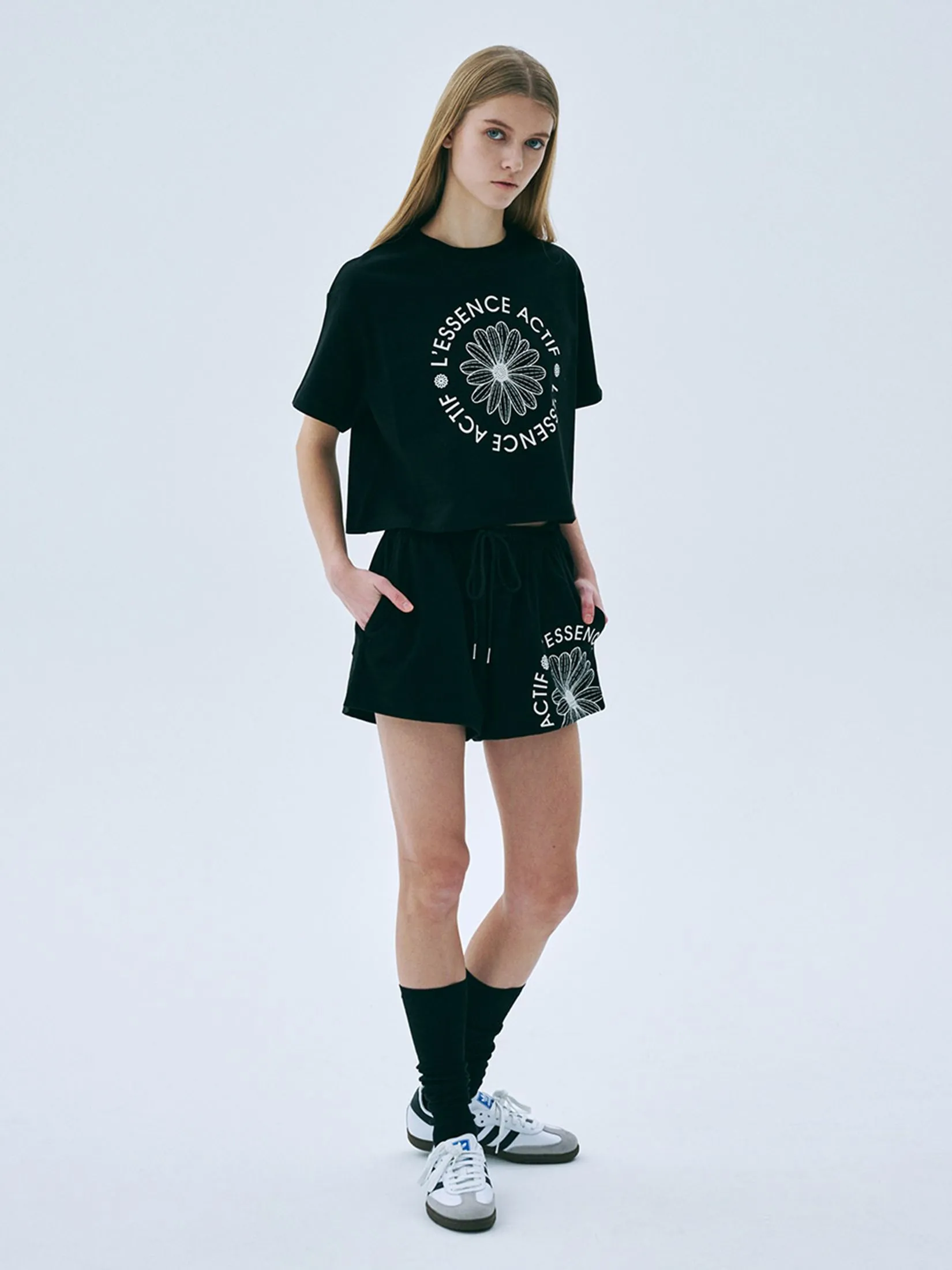 MARDI MERCREDI ACTIF Cotton Shorts Actif Emblem Black Ivory F MARDI MERCREDI ACTIF Cotton Shorts Actif Emblem Black Ivory F