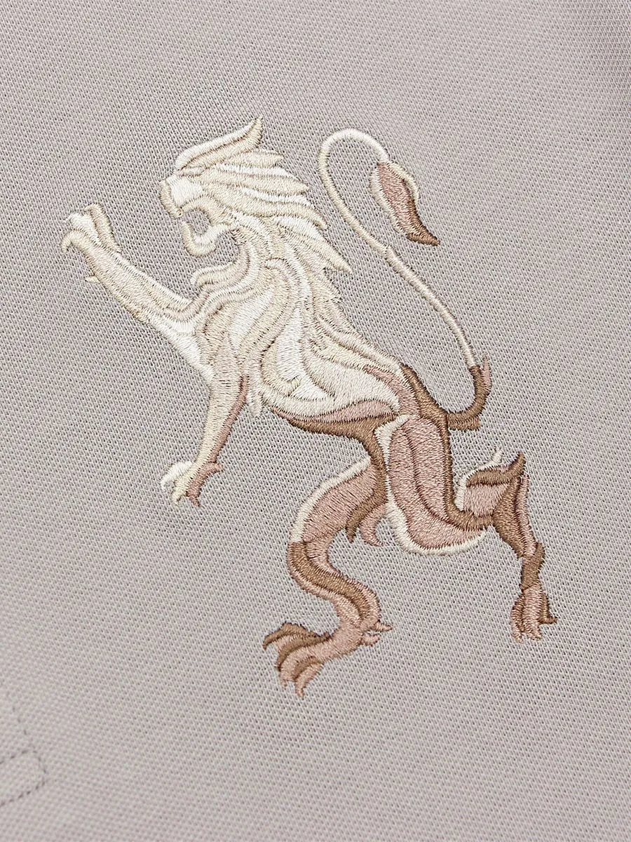 GIORDANO Men's Lycra Pique Embroidery Polo (3D Lion)  Cinder Khaki GIORDANO Men's Lycra Pique Embroidery Polo (3D Lion)  Cinder Khaki