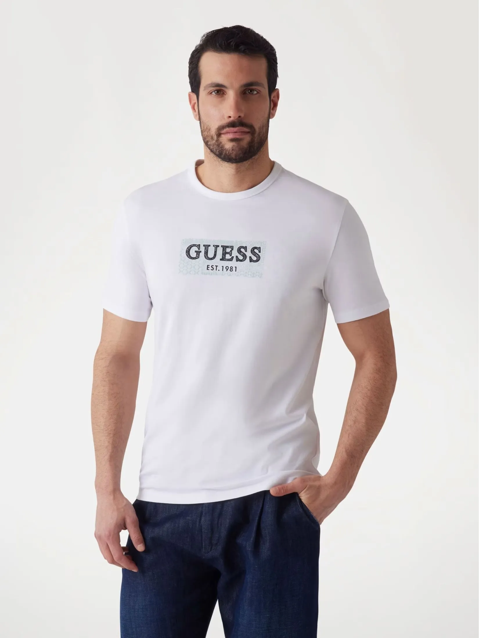 GUESS GUESS MEN Front Logo  T-Shirt  M5GI19J1314  -  White GUESS GUESS MEN Front Logo  T-Shirt  M5GI19J1314  -  White