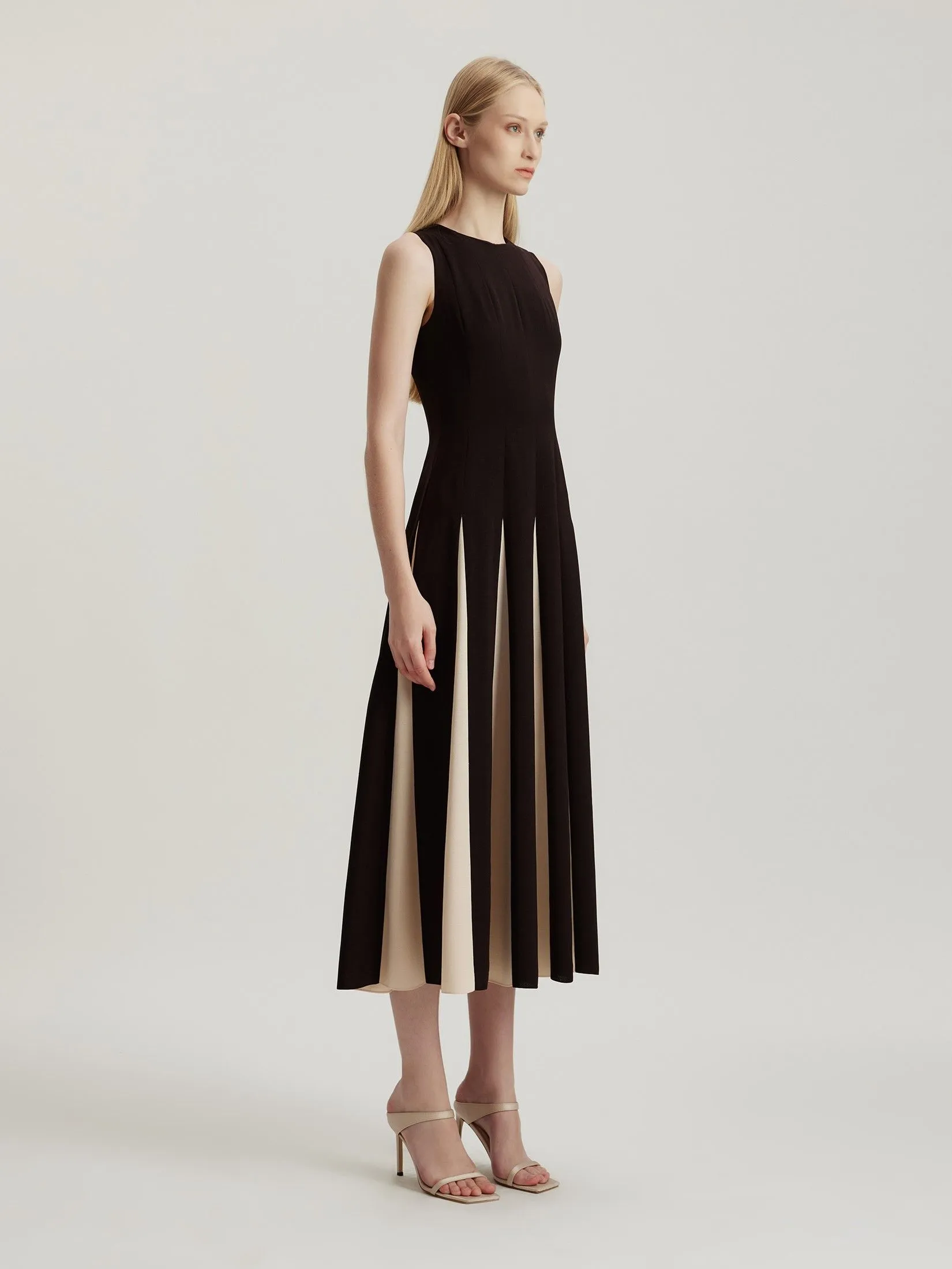 ASAVA ( AW24 )Jocelyn Sleeveless Women Dress Brown ASAVA ( AW24 )Jocelyn Sleeveless Women Dress Brown
