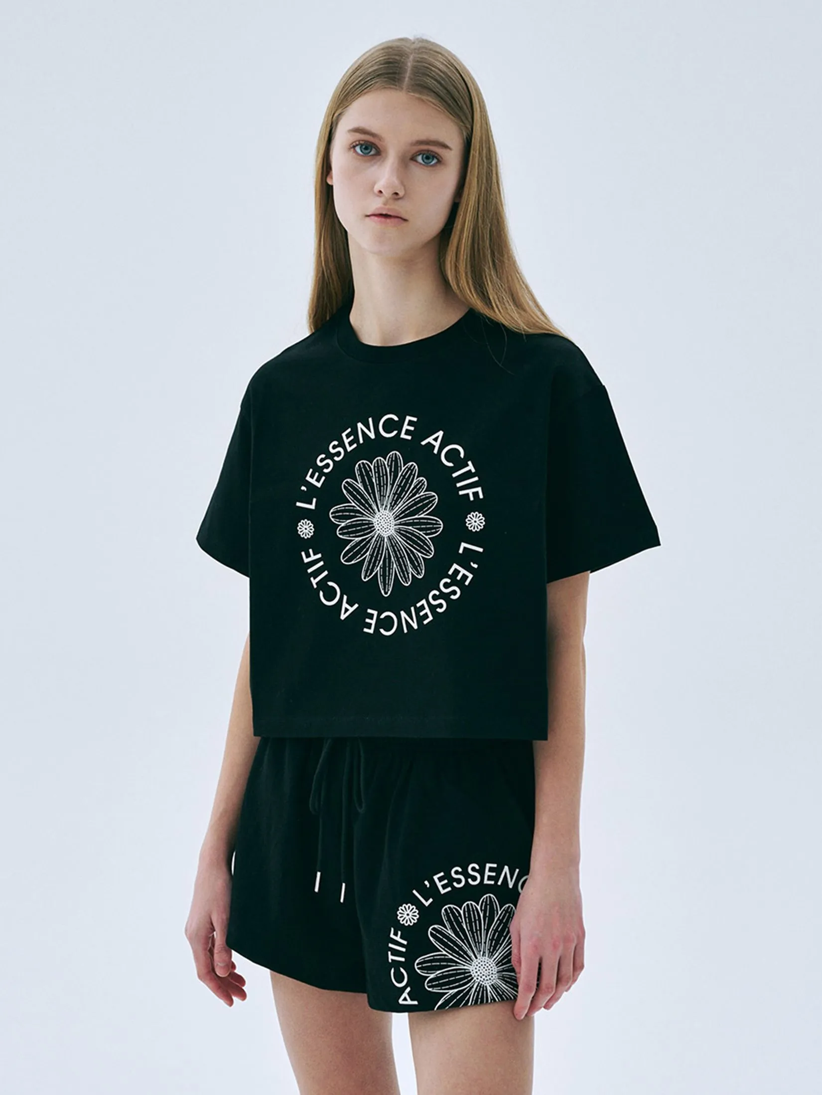 MARDI MERCREDI ACTIF Cotton Shorts Actif Emblem Black Ivory F MARDI MERCREDI ACTIF Cotton Shorts Actif Emblem Black Ivory F