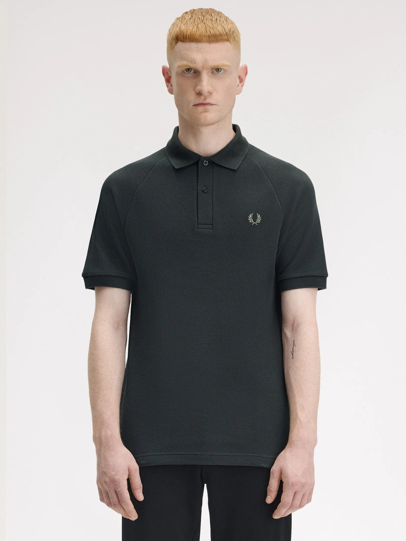 Fred Perry Men TEXTURED PIQUE POLO SHIRT Green Fred Perry Men TEXTURED PIQUE POLO SHIRT Green