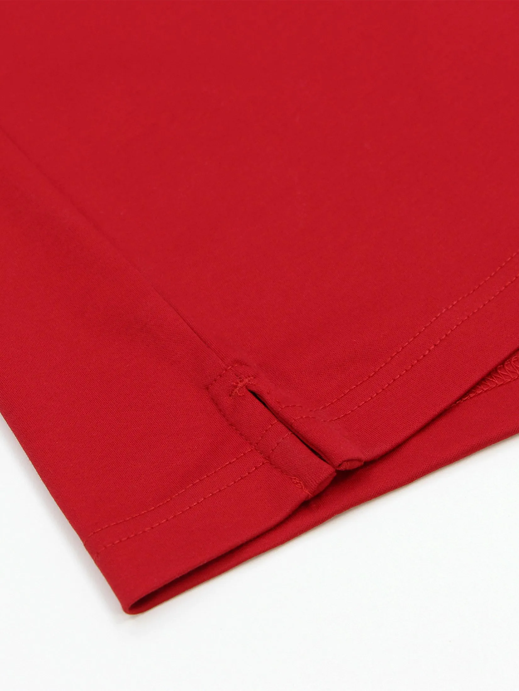 GIORDANO Men's Slim Liquid Touch Embroidery Polo (Supremacy) Haute Red GIORDANO Men's Slim Liquid Touch Embroidery Polo (Supremacy) Haute Red