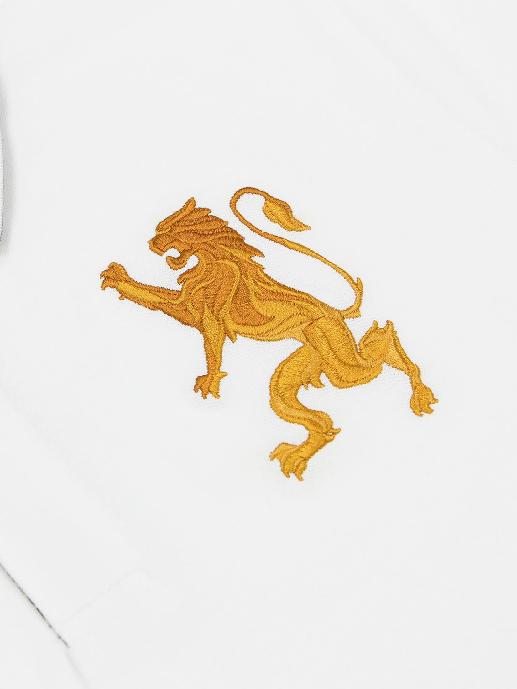 GIORDANO Men s Slim Embroidery Bold Polo (3D Lion) Signature white GIORDANO Men s Slim Embroidery Bold Polo (3D Lion) Signature white