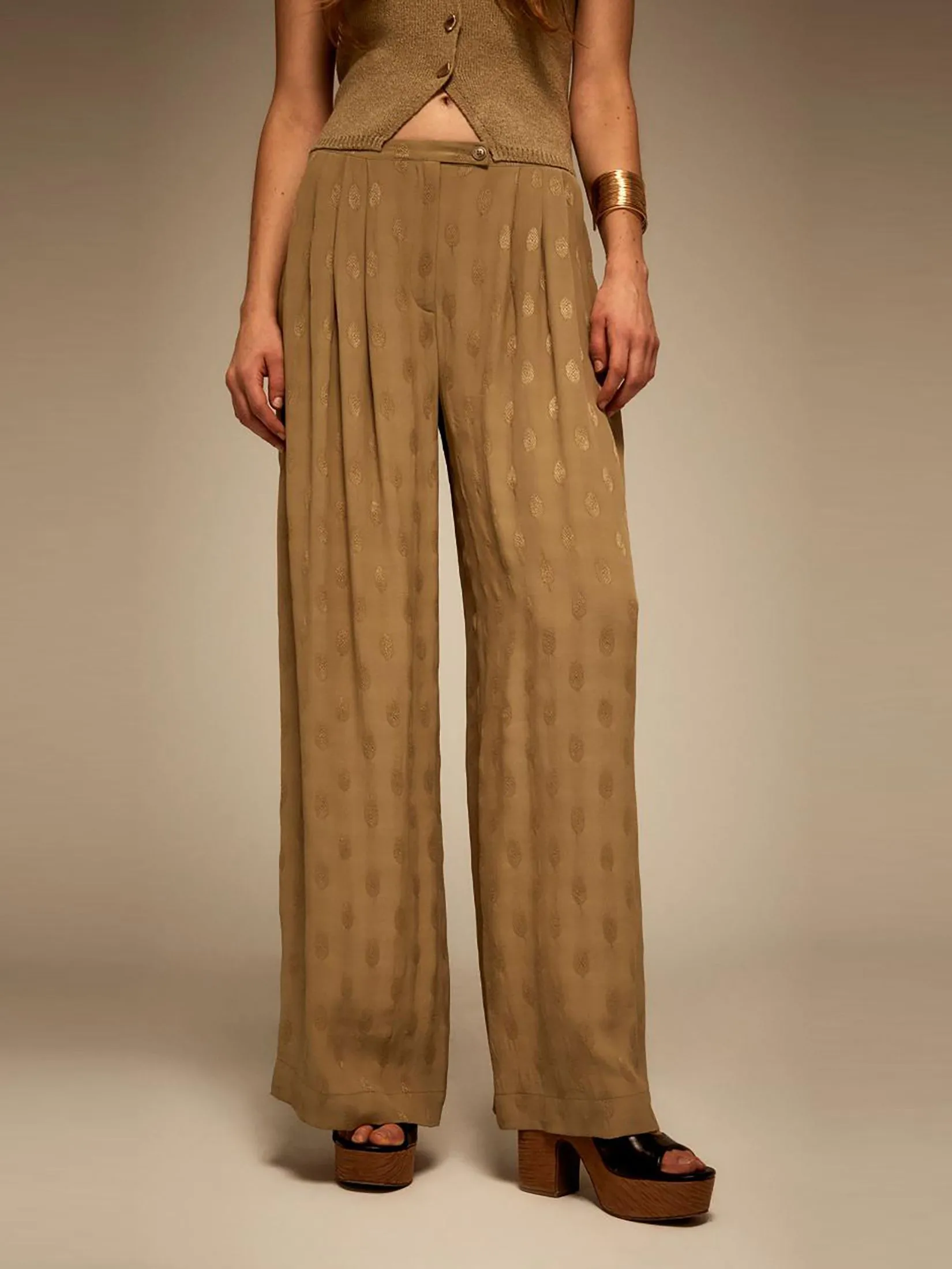 SFERA Women Trousers Fluid Jacquard Khaki Green SFERA Women Trousers Fluid Jacquard Khaki Green