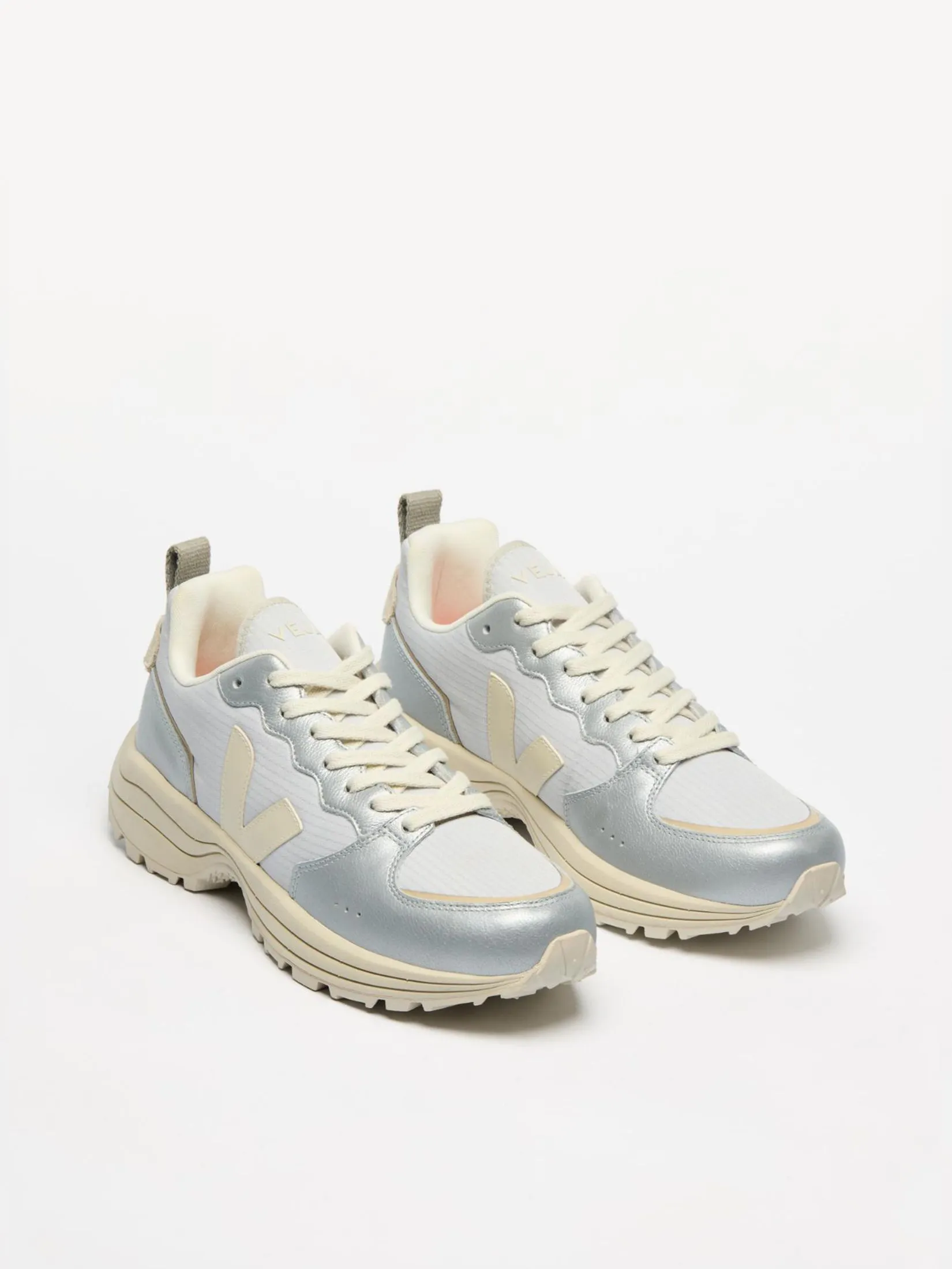 VEJA Women Sneakers Venturi II SS25 Pearl Pierre Inox VEJA Women Sneakers Venturi II SS25 Pearl Pierre Inox