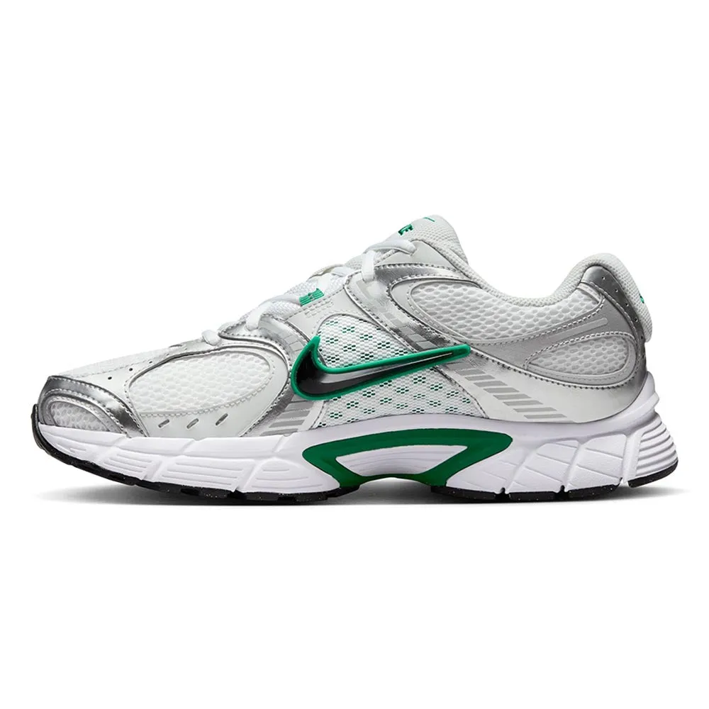 NIKE Men Casual Shoes V5 RNR White - NI083SH535EKTH NIKE Men Casual Shoes V5 RNR White - NI083SH535EKTH