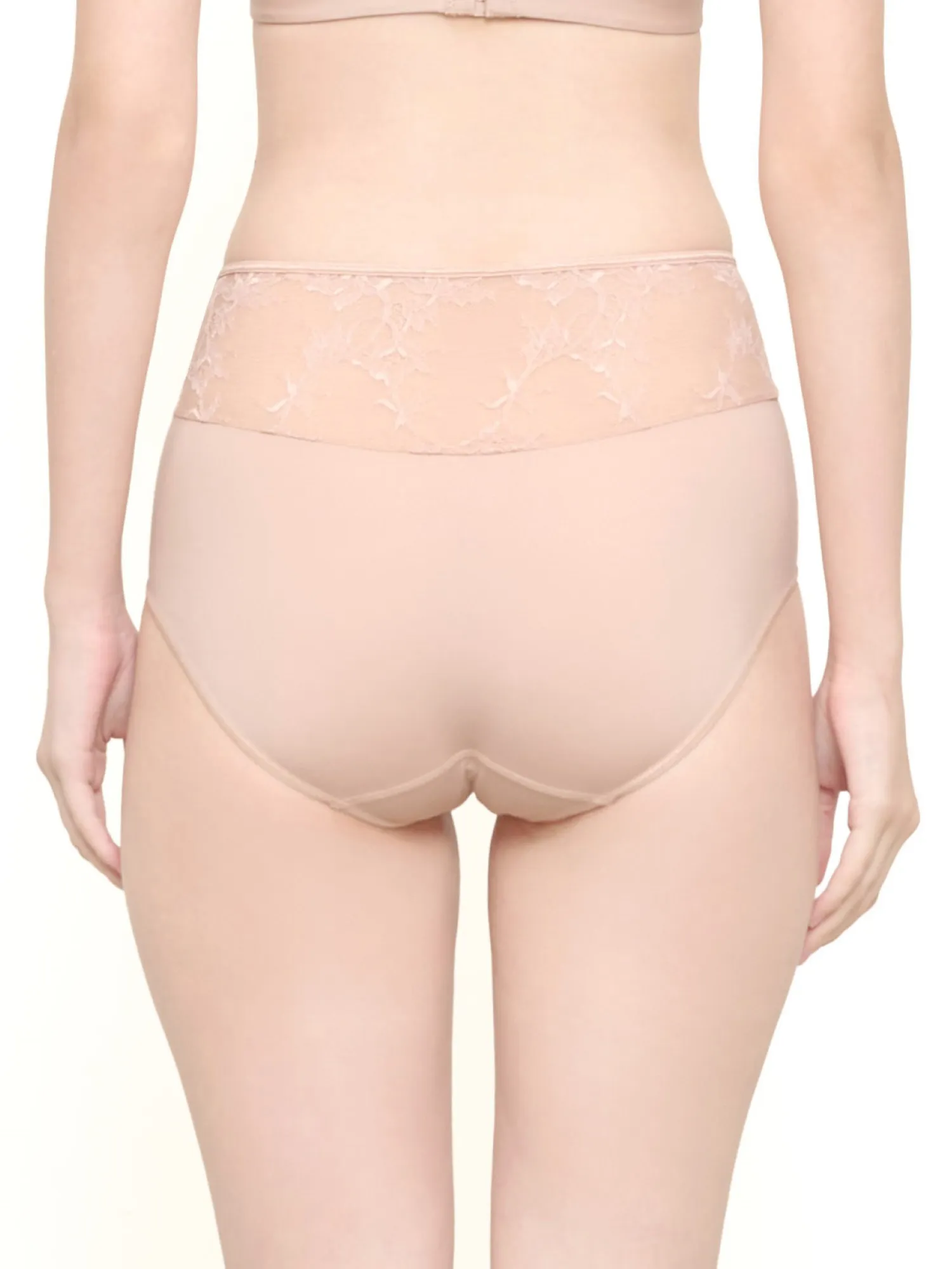 WACOAL Women Cool Innovation Short Panty Beige WACOAL Women Cool Innovation Short Panty Beige