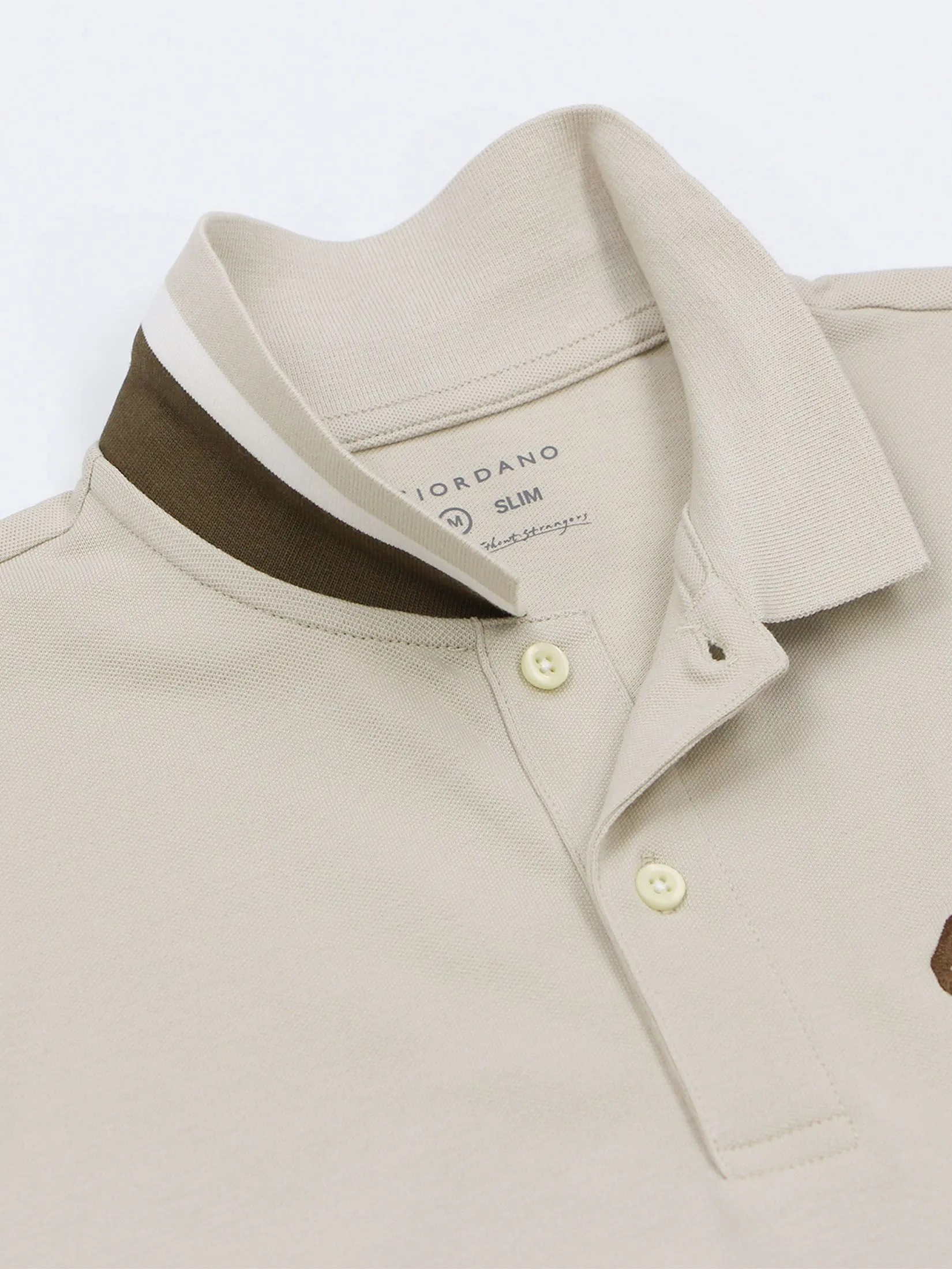 GIORDANO Men's Slim Pique Embroidery Polo (Napoleon) Creamware Khaki GIORDANO Men's Slim Pique Embroidery Polo (Napoleon) Creamware Khaki
