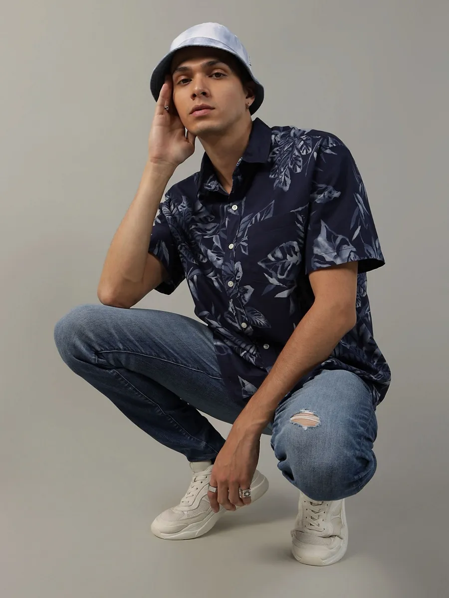 American Eagle MEN SCOTT FLORAL SS OVERSIZED CSC 32S POPLIN BLEACH WASH 410 NAVY American Eagle MEN SCOTT FLORAL SS OVERSIZED CSC 32S POPLIN BLEACH WASH 410 NAVY