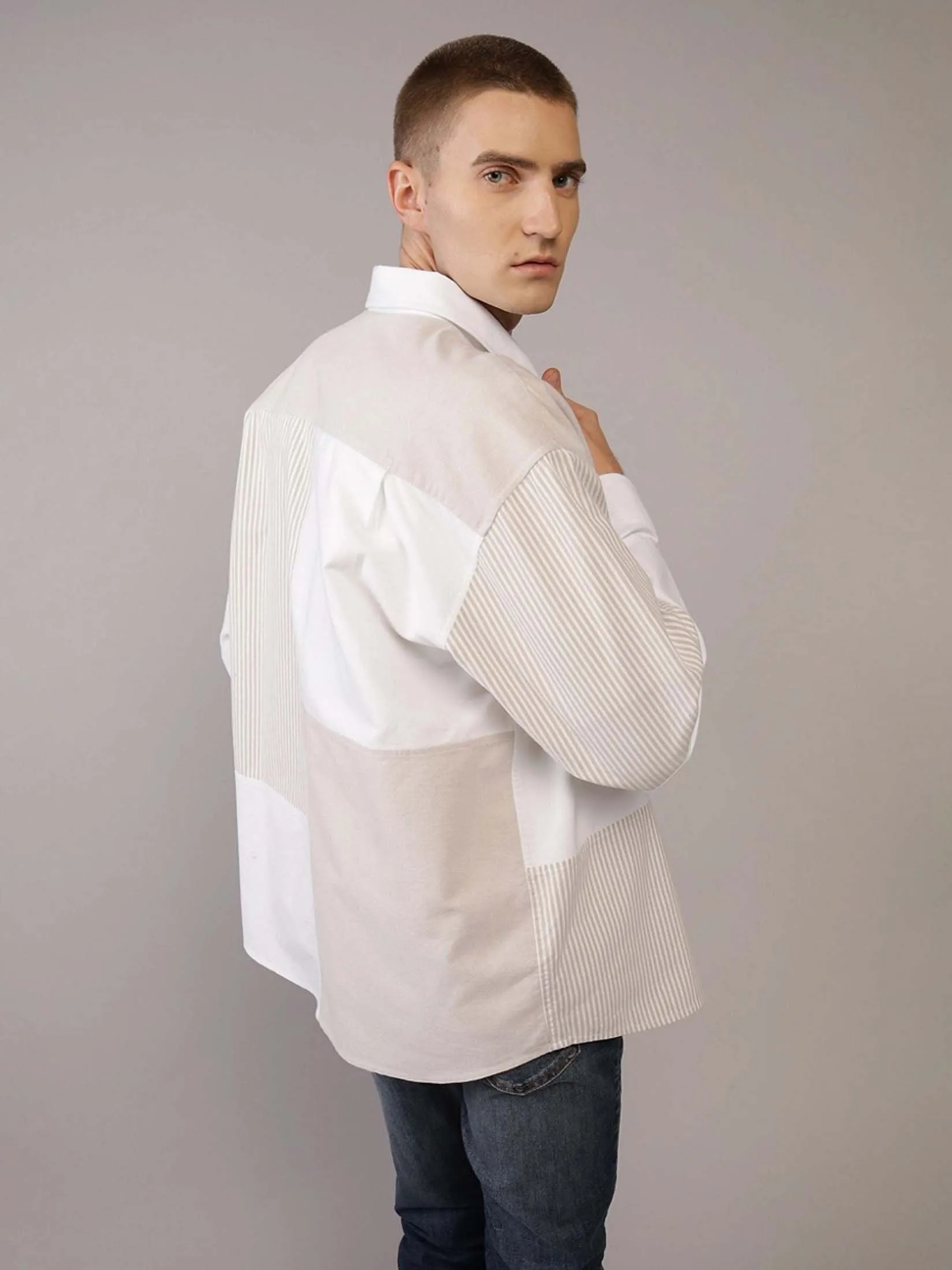 American Eagle MEN OVERSIZED BD COLORBLOCK OXFORD 212 KHAKI American Eagle MEN OVERSIZED BD COLORBLOCK OXFORD 212 KHAKI