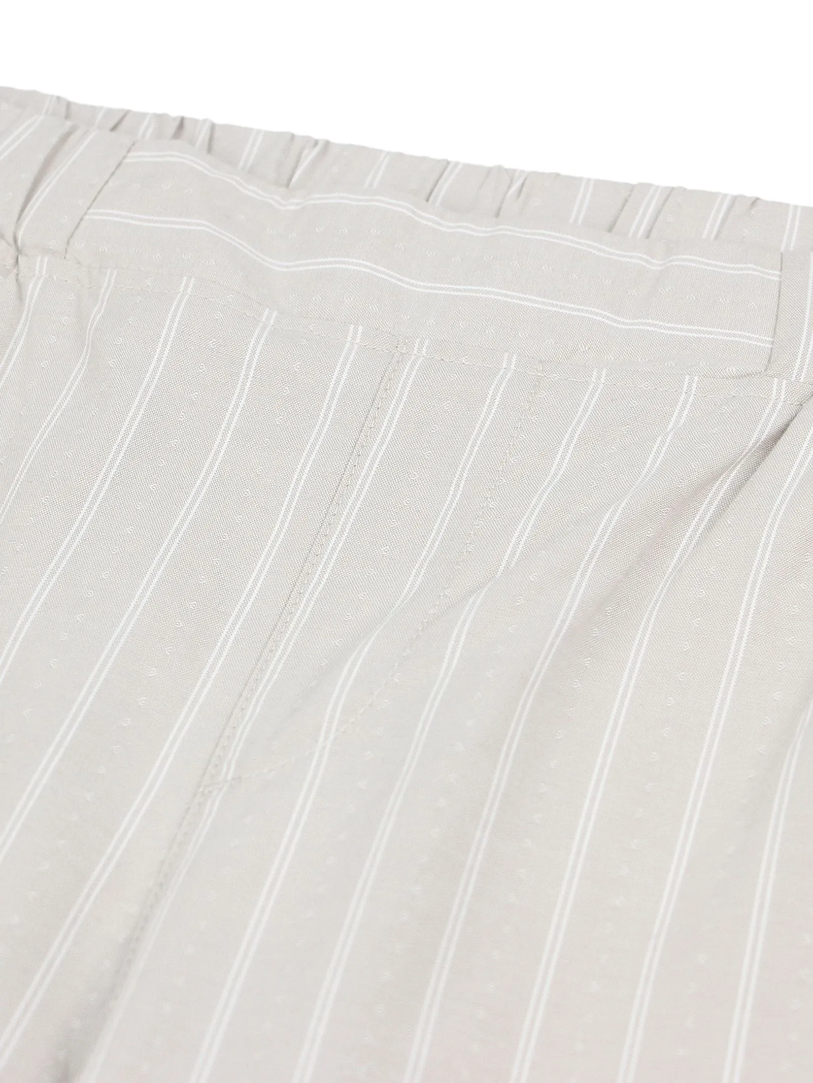 GIORDANO Women's Relaxed Twill Audrey Pants Atmosphere x White khaki GIORDANO Women's Relaxed Twill Audrey Pants Atmosphere x White khaki