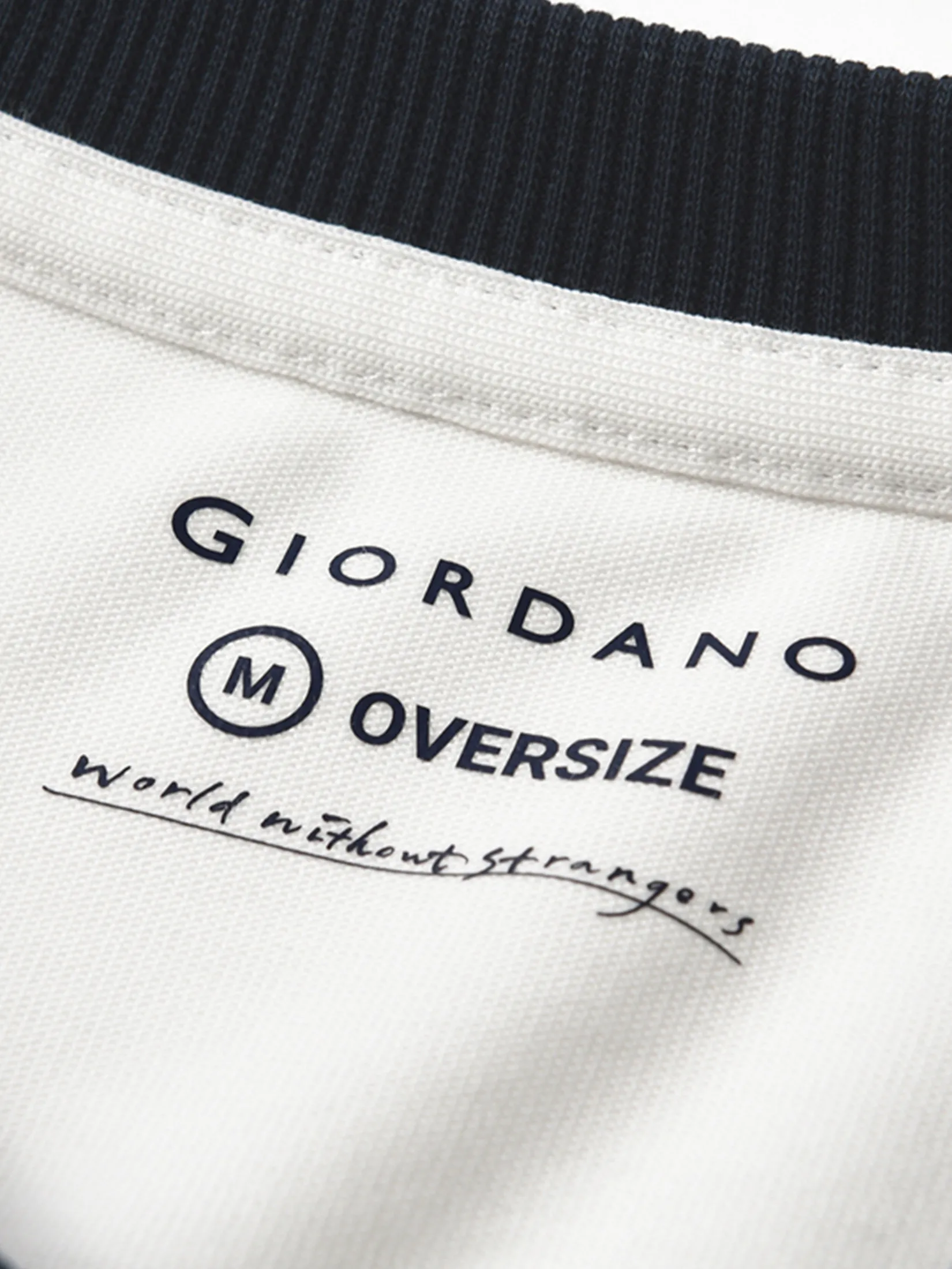 GIORDANO Men s City Wander Collection Short Sleeve Oversize Tee White x Navy GIORDANO Men s City Wander Collection Short Sleeve Oversize Tee White x Navy