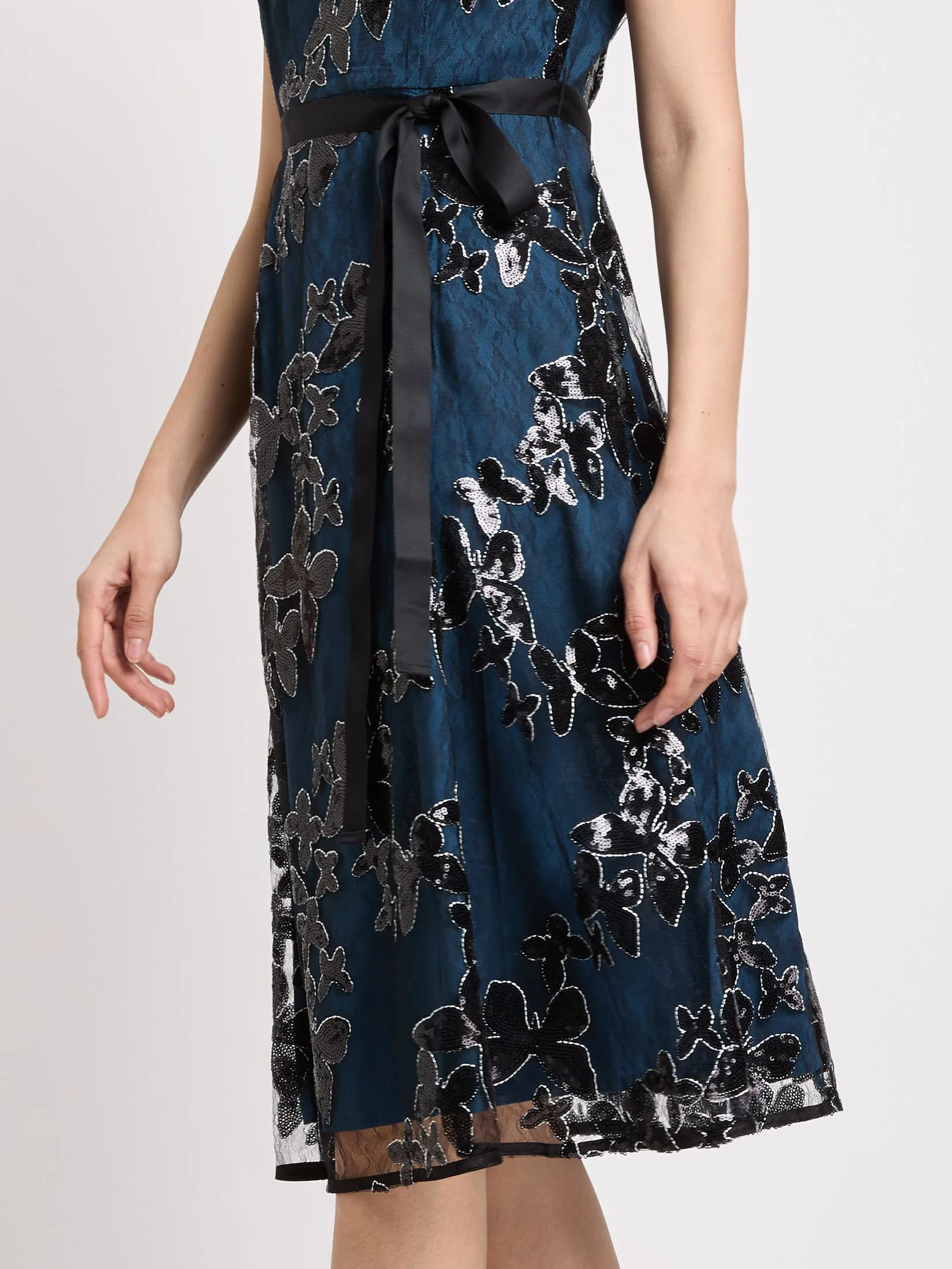 EXPRESSIONS EVENING Women Dress Sleeveless Sequin EXPRESSIONS EVENING Women Dress Sleeveless Sequin