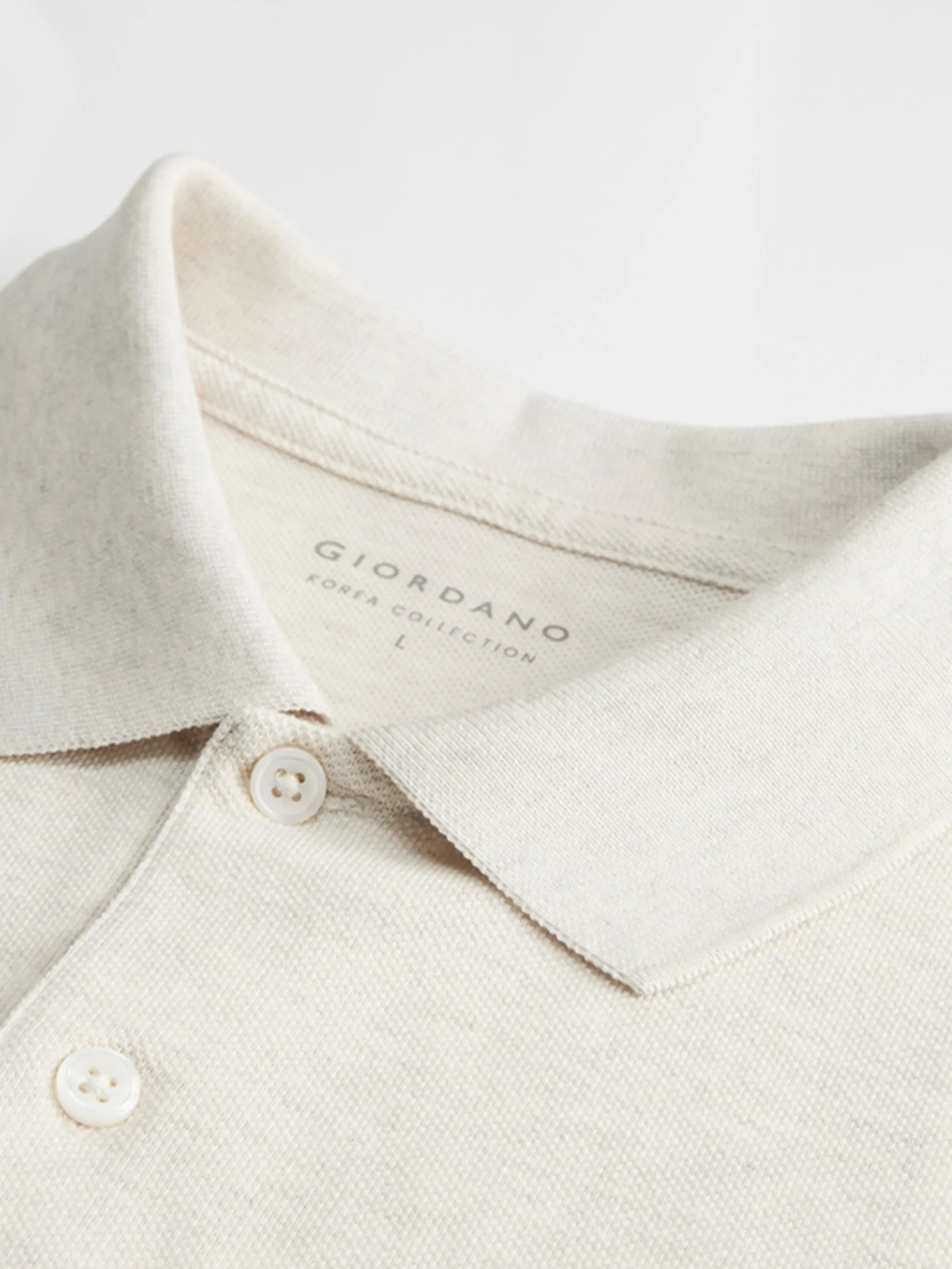 GIORDANO Men s Online Exclusive Pique Polo Shirt (Korea) Oatmeal Khaki GIORDANO Men s Online Exclusive Pique Polo Shirt (Korea) Oatmeal Khaki