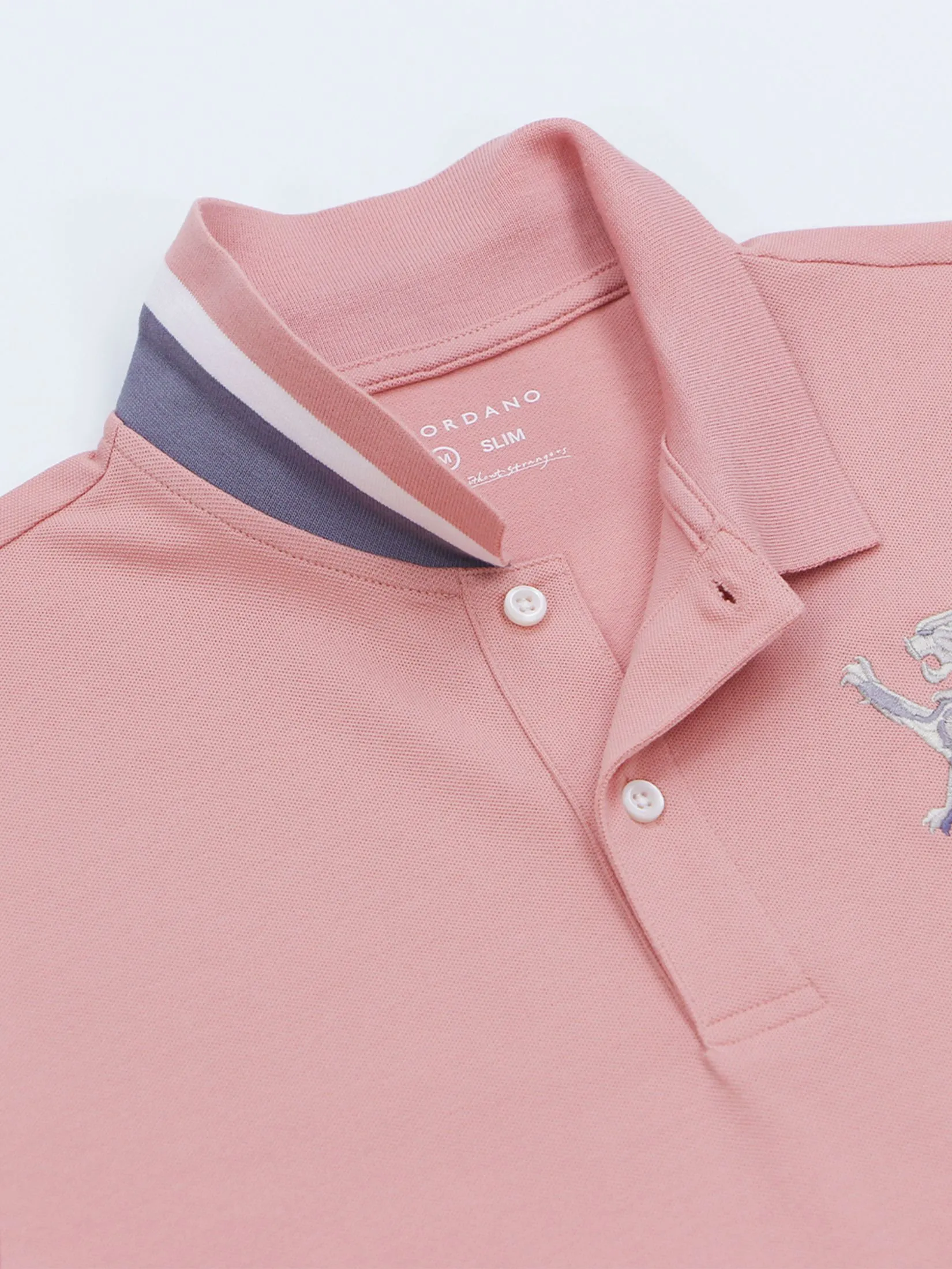 GIORDANO Men's Lycra Pique Embroidery Polo (3D Lion) Rose tan GIORDANO Men's Lycra Pique Embroidery Polo (3D Lion) Rose tan