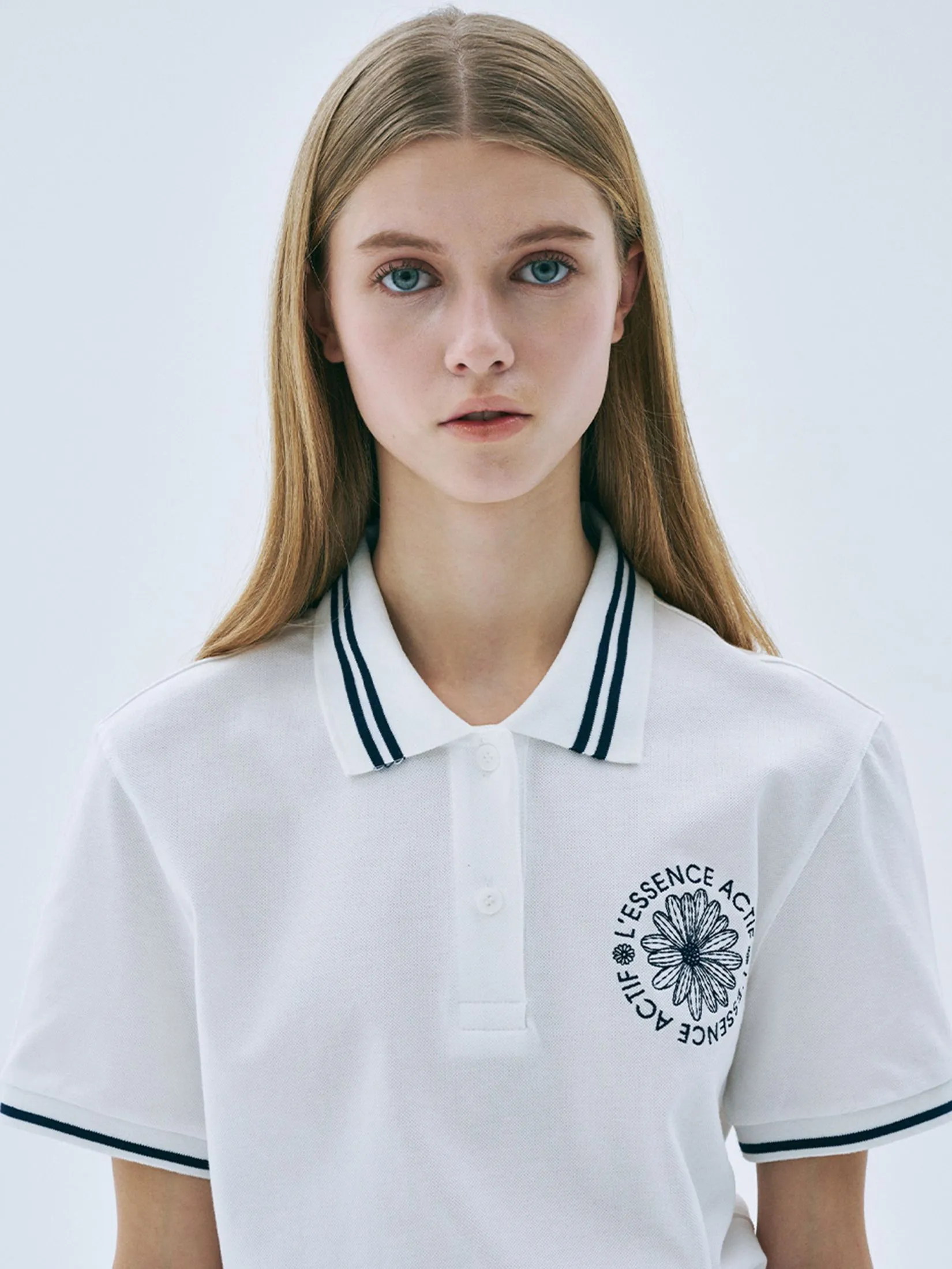 MARDI MERCREDI ACTIF Piquet T-Shirt Emblem Needlework White Navy F MARDI MERCREDI ACTIF Piquet T-Shirt Emblem Needlework White Navy F