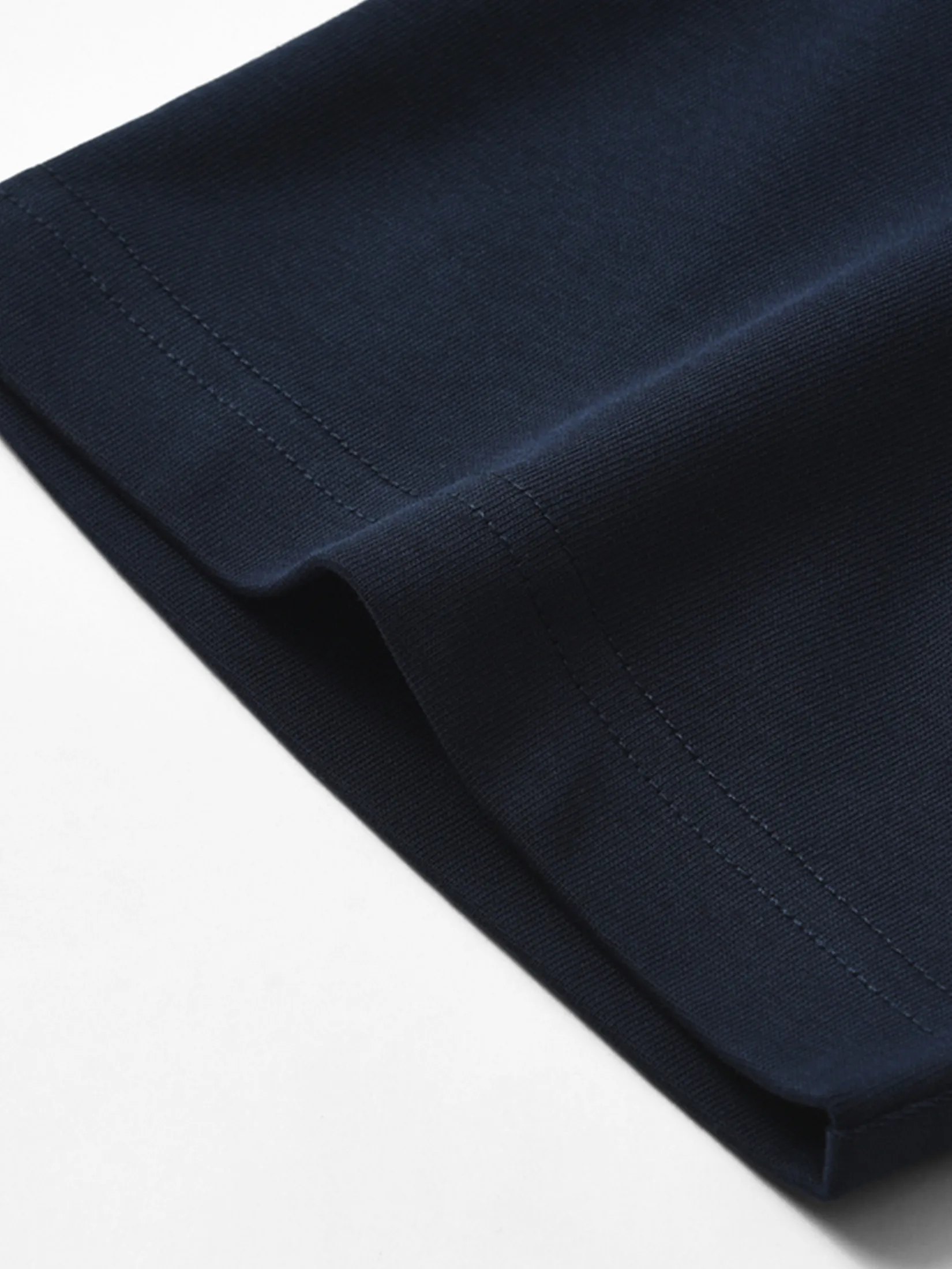 GIORDANO Men s City Wander Collection Short Sleeve Oversize Tee White x Navy GIORDANO Men s City Wander Collection Short Sleeve Oversize Tee White x Navy