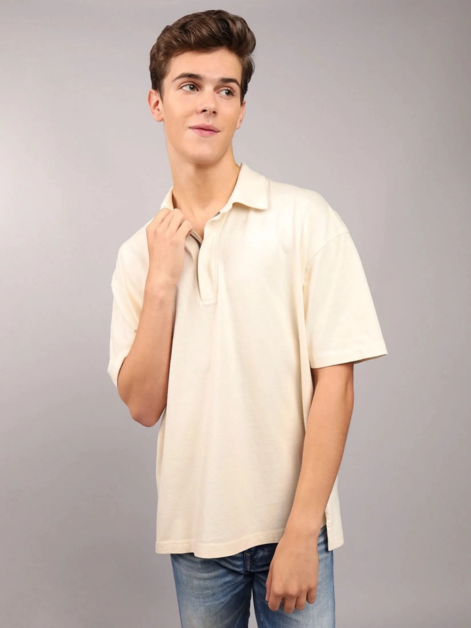 American Eagle MEN P - LT WT AUGUSTANA OVS ZIP POLO (PC DYE) 106 CREAM American Eagle MEN P - LT WT AUGUSTANA OVS ZIP POLO (PC DYE) 106 CREAM