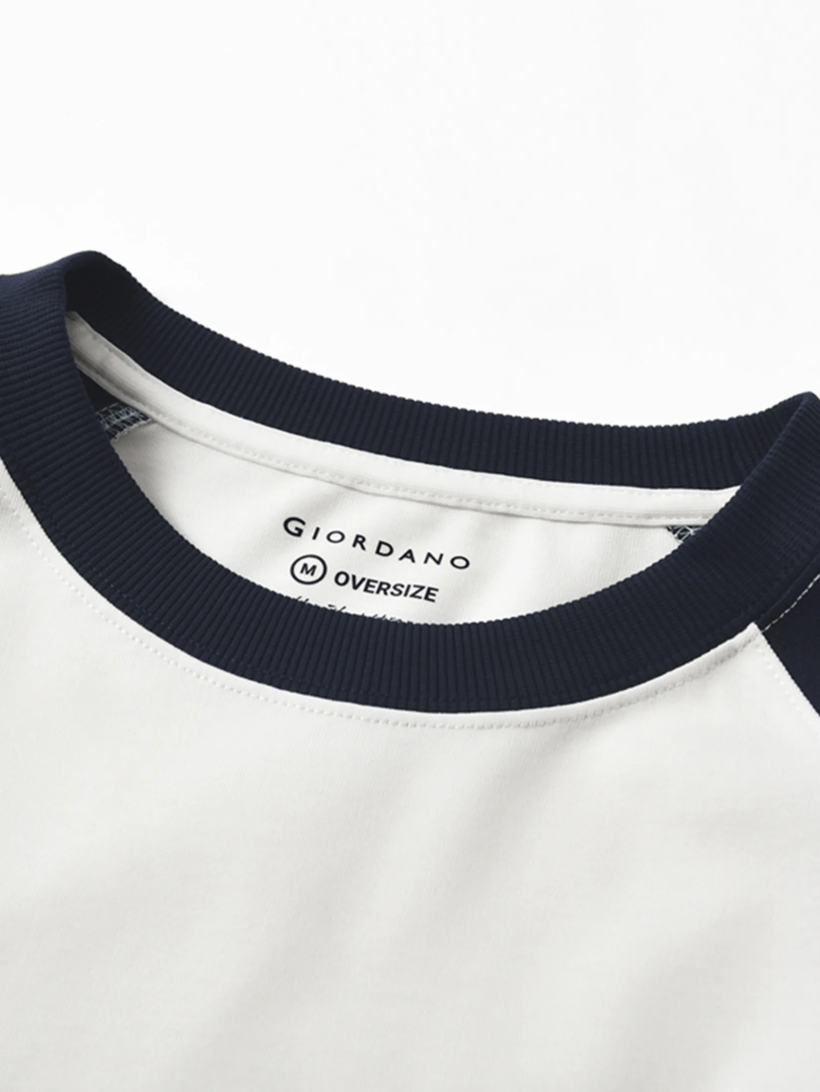 GIORDANO Men s City Wander Collection Short Sleeve Oversize Tee White x Navy GIORDANO Men s City Wander Collection Short Sleeve Oversize Tee White x Navy