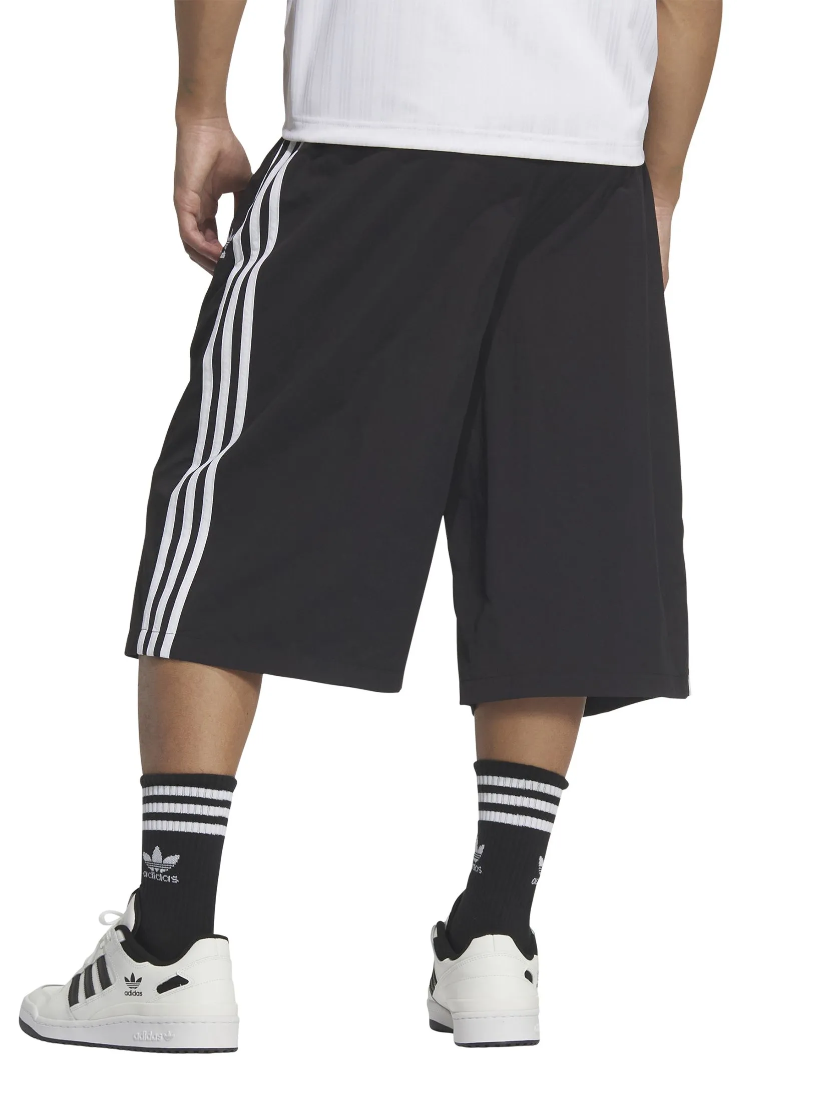 ADIDAS Men Capri Shorts KB5441 Black / White ADIDAS Men Capri Shorts KB5441 Black / White
