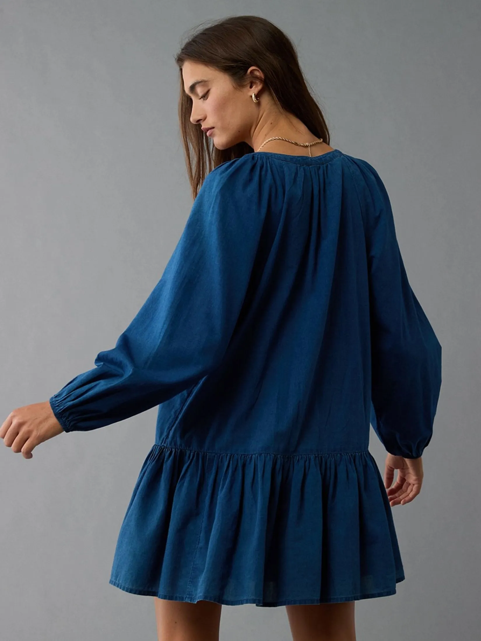 American Eagle WOMEN DROP WAIST MINI 936 MEDIUM WASH American Eagle WOMEN DROP WAIST MINI 936 MEDIUM WASH