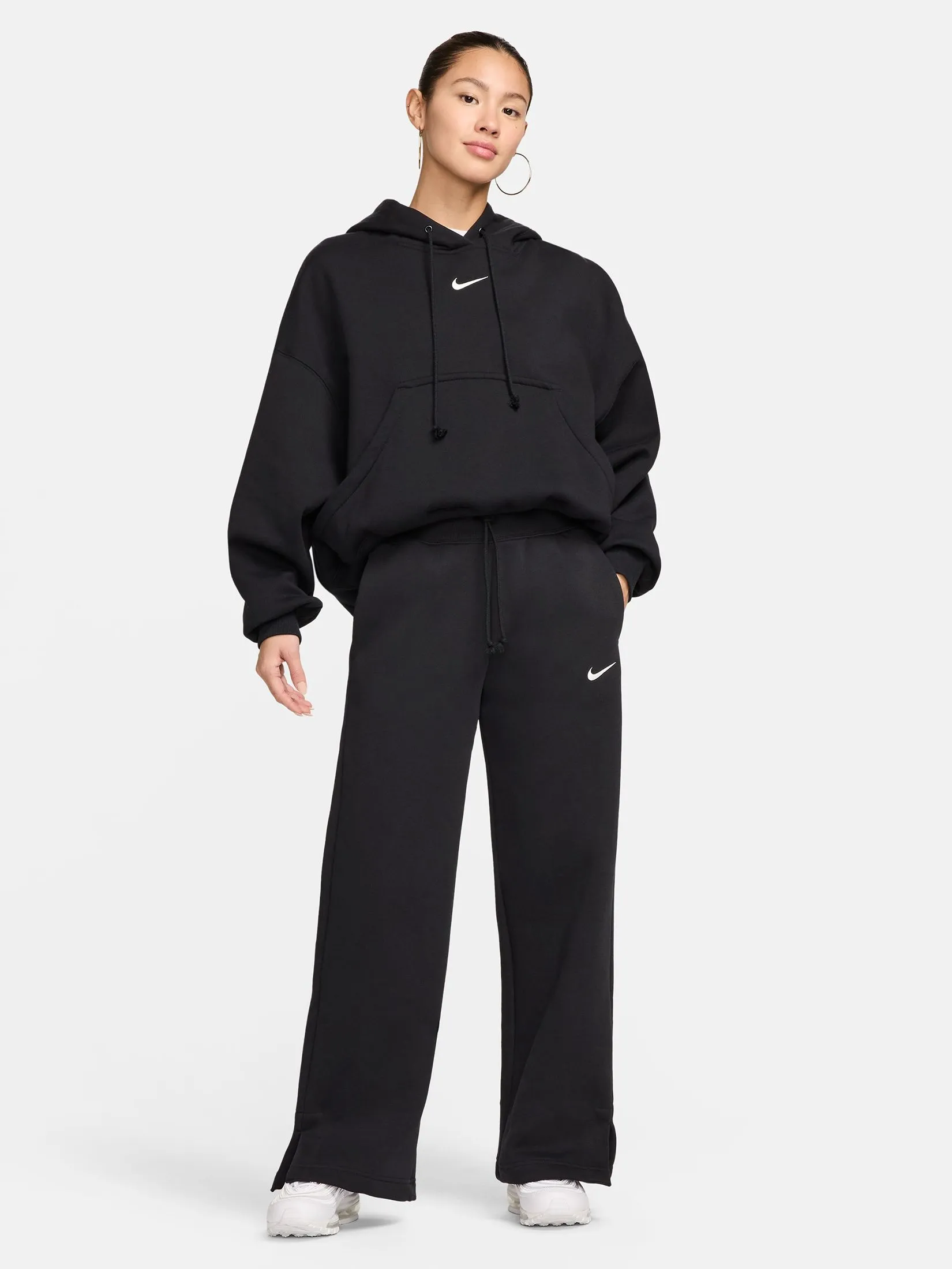 NIKE Women Sweatpants Sportswear Phoenix Fleece DQ5616-010 Black/Sail NIKE Women Sweatpants Sportswear Phoenix Fleece DQ5616-010 Black/Sail