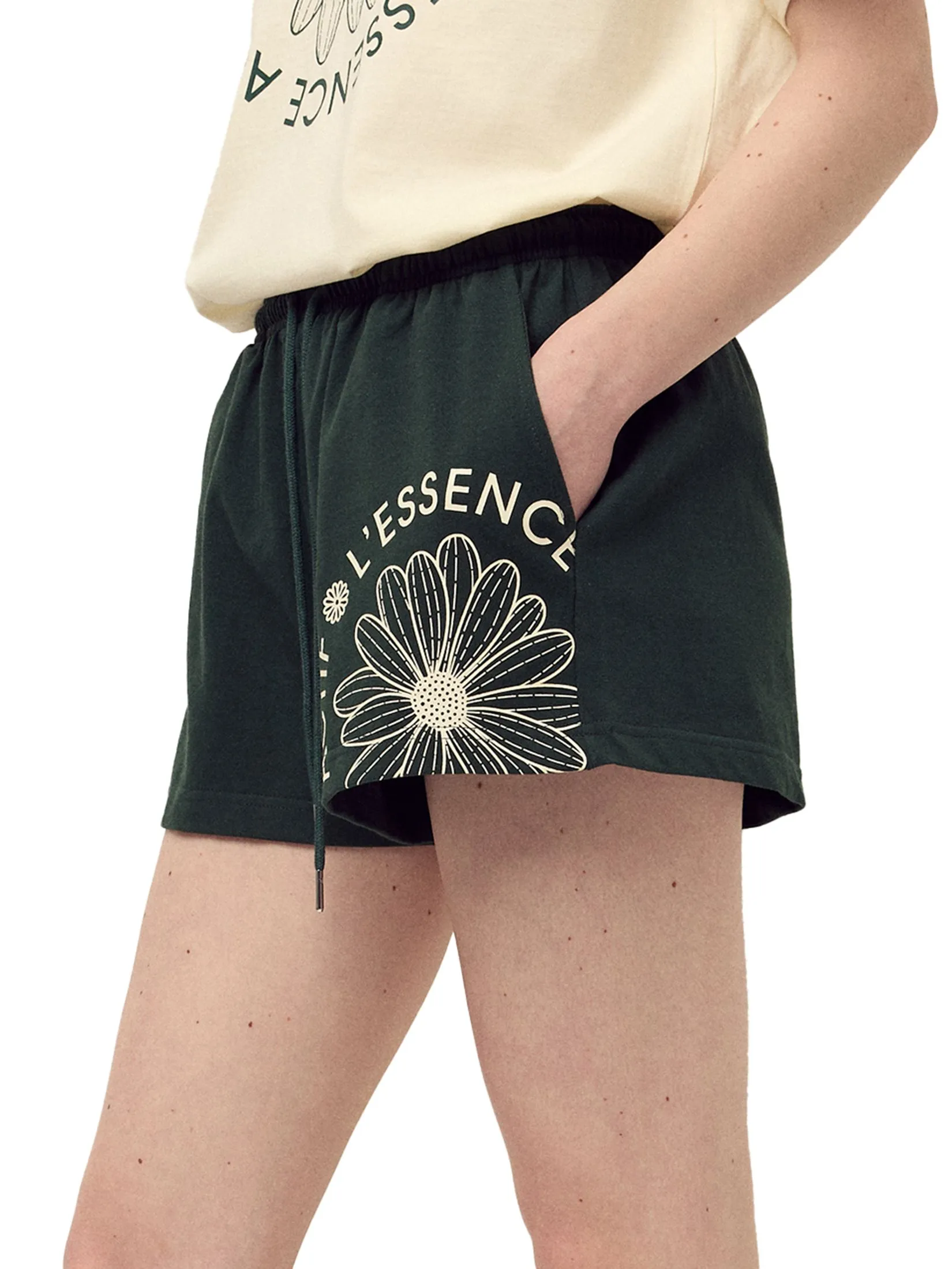 MARDI MERCREDI ACTIF Cotton Shorts Actif Emblem Olive Cream F MARDI MERCREDI ACTIF Cotton Shorts Actif Emblem Olive Cream F