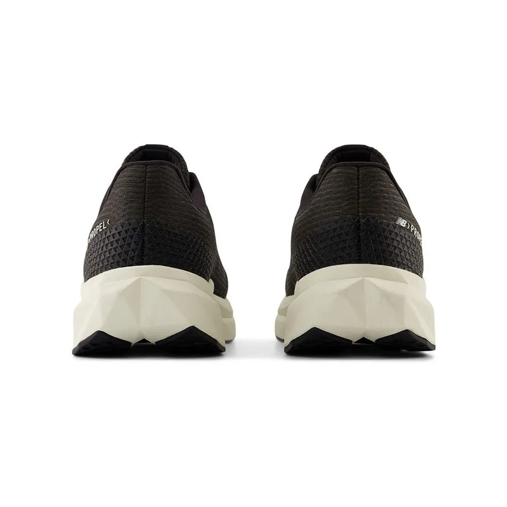 NEW BALANCE Men Running Shoes FuelCell Propel v5 Black - NE081SH398EHTH NEW BALANCE Men Running Shoes FuelCell Propel v5 Black - NE081SH398EHTH