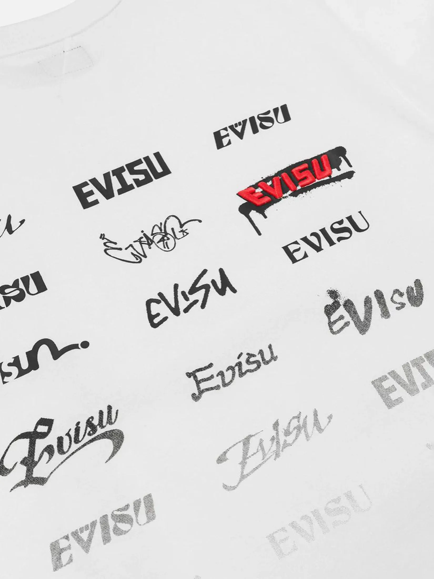 EVISU Men T-Shirt Logo and Slogan Print Regular Fit EVISU Men T-Shirt Logo and Slogan Print Regular Fit