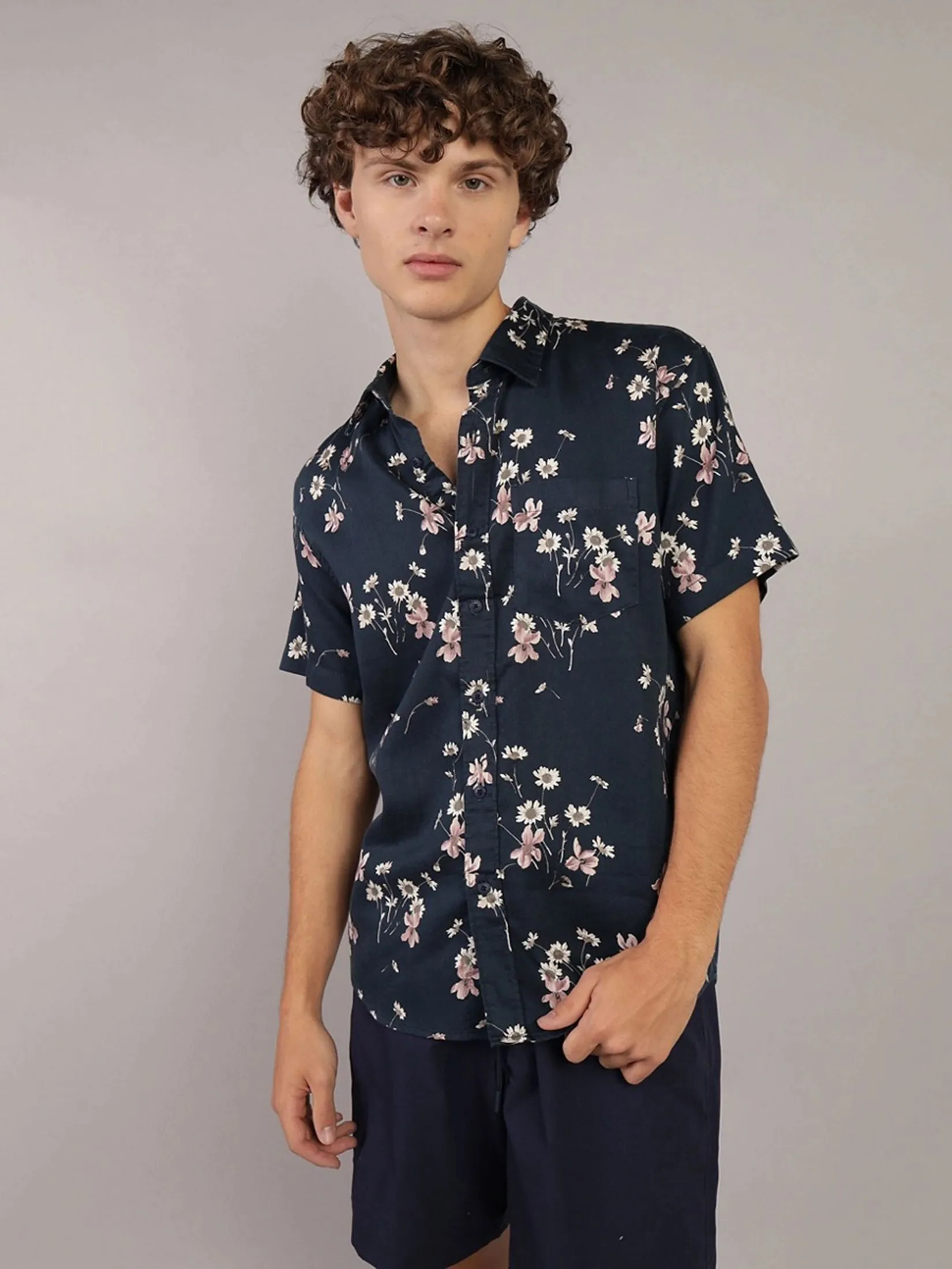 American Eagle MEN 2826 SS CF CSC CLEO TWILL SHIRT 410 NAVY American Eagle MEN 2826 SS CF CSC CLEO TWILL SHIRT 410 NAVY